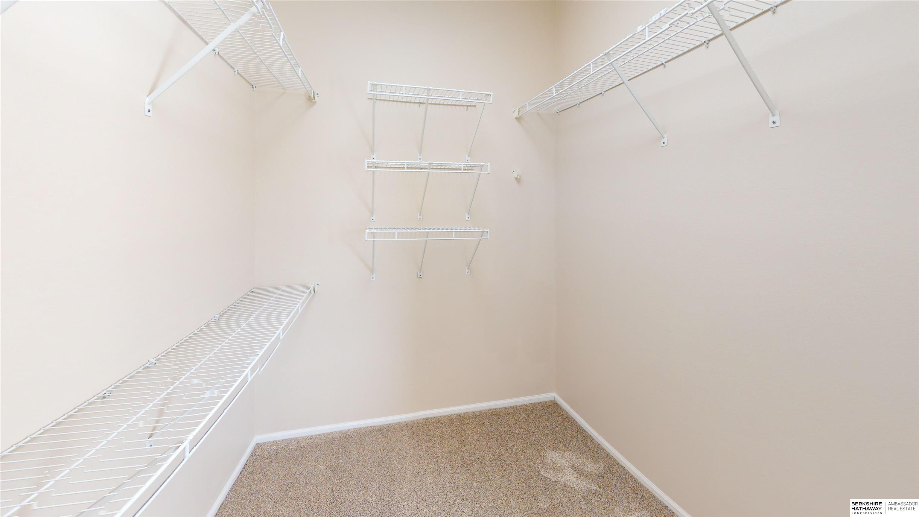 14456 Camden Circle, Omaha, NE, 68116