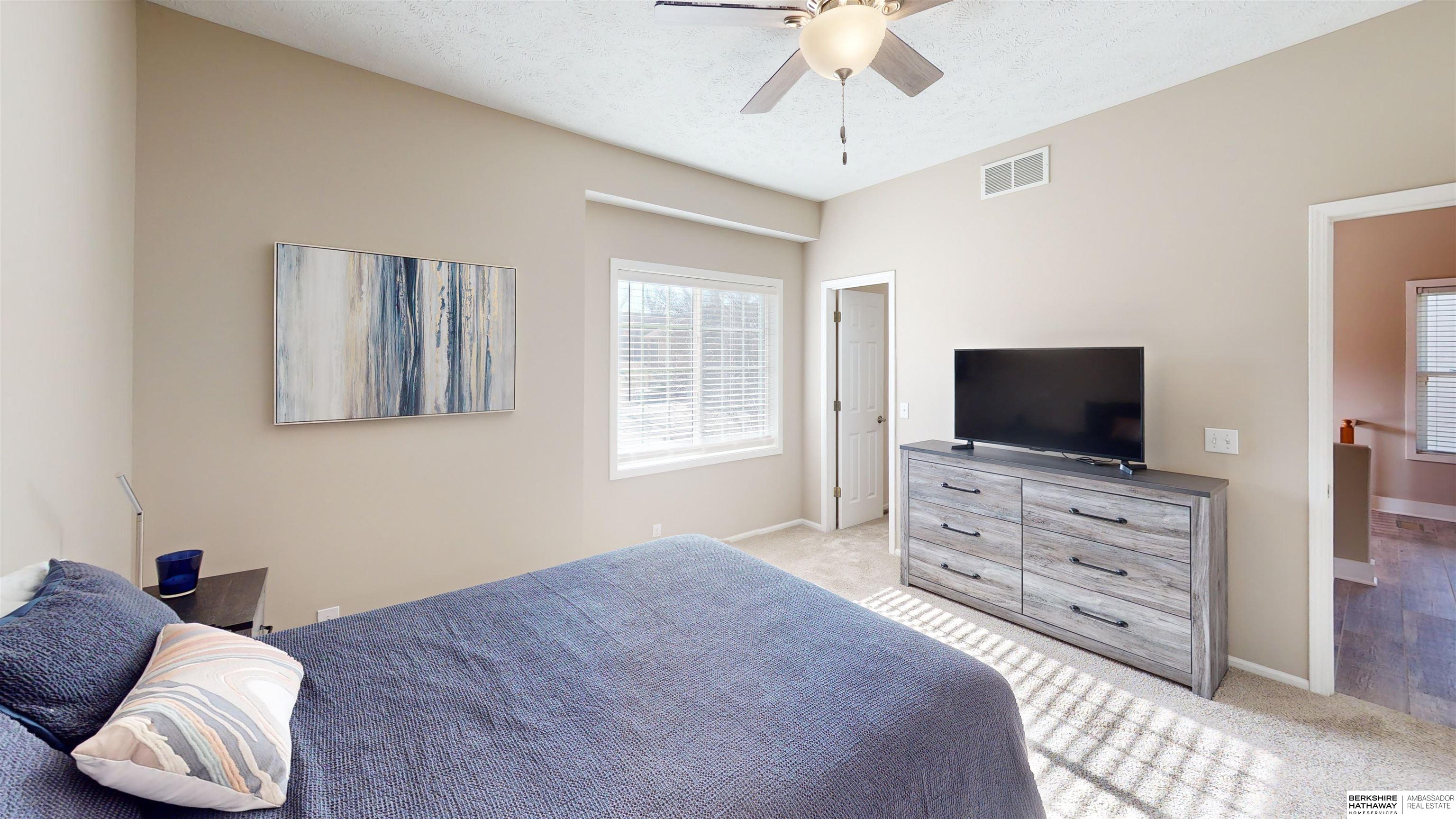 14456 Camden Circle, Omaha, NE, 68116