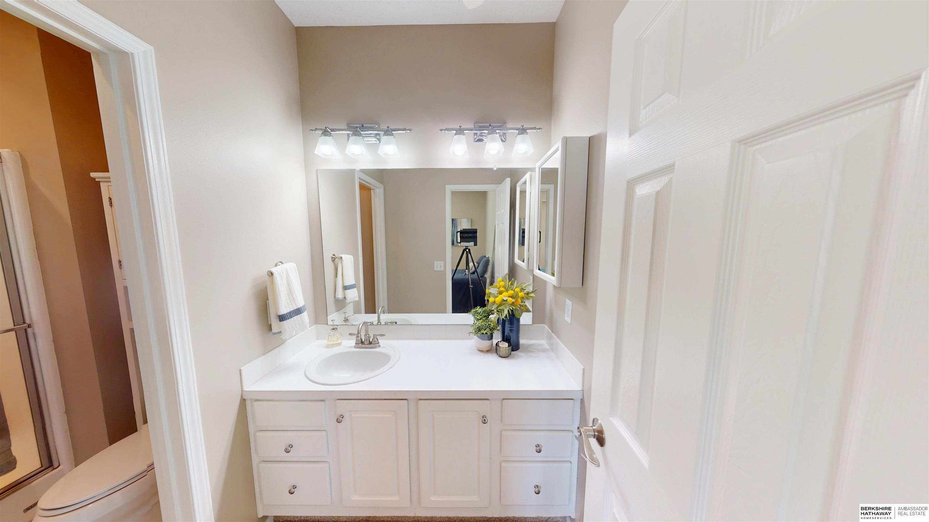 14456 Camden Circle, Omaha, NE, 68116