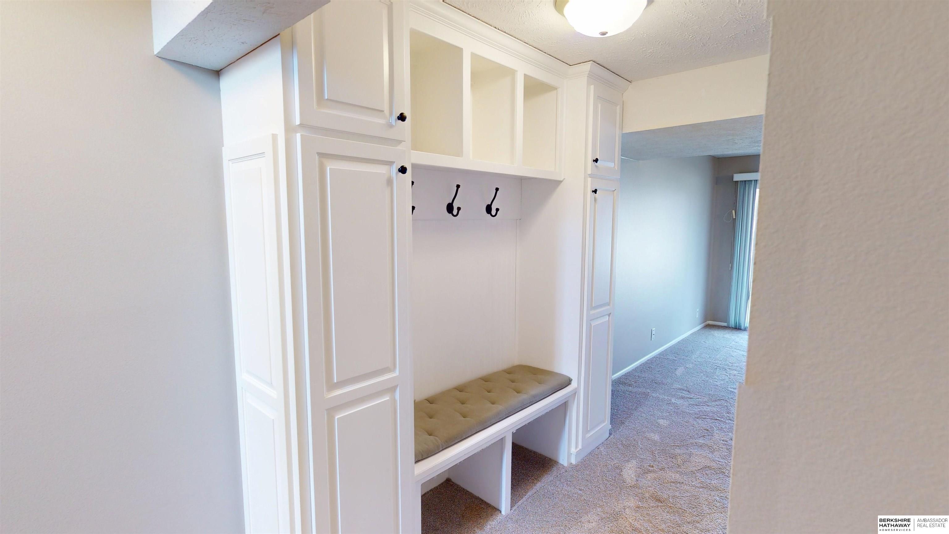 14456 Camden Circle, Omaha, NE, 68116