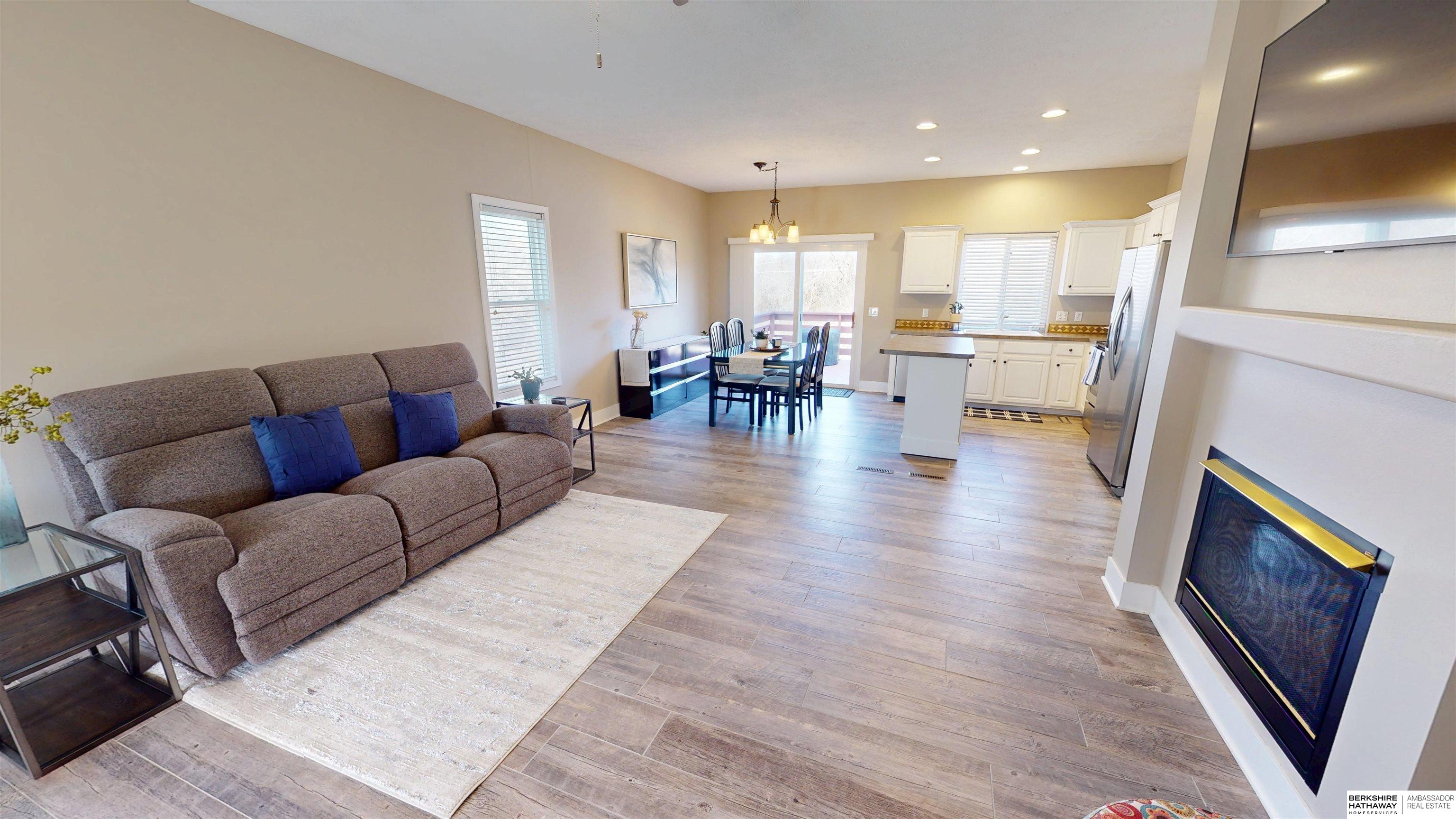 14456 Camden Circle, Omaha, NE, 68116