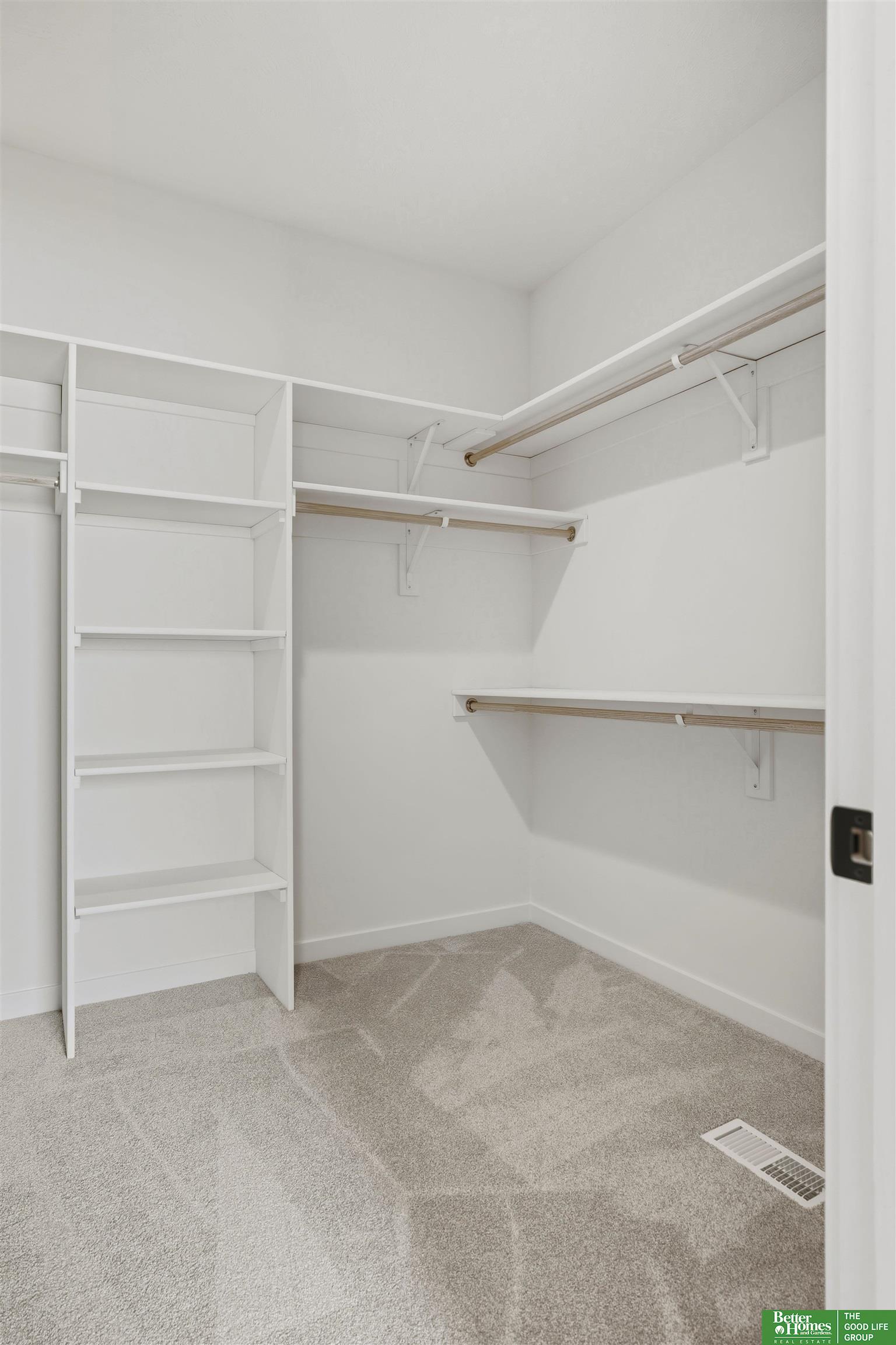 5610 N 198th Street, Elkhorn, NE, 68022