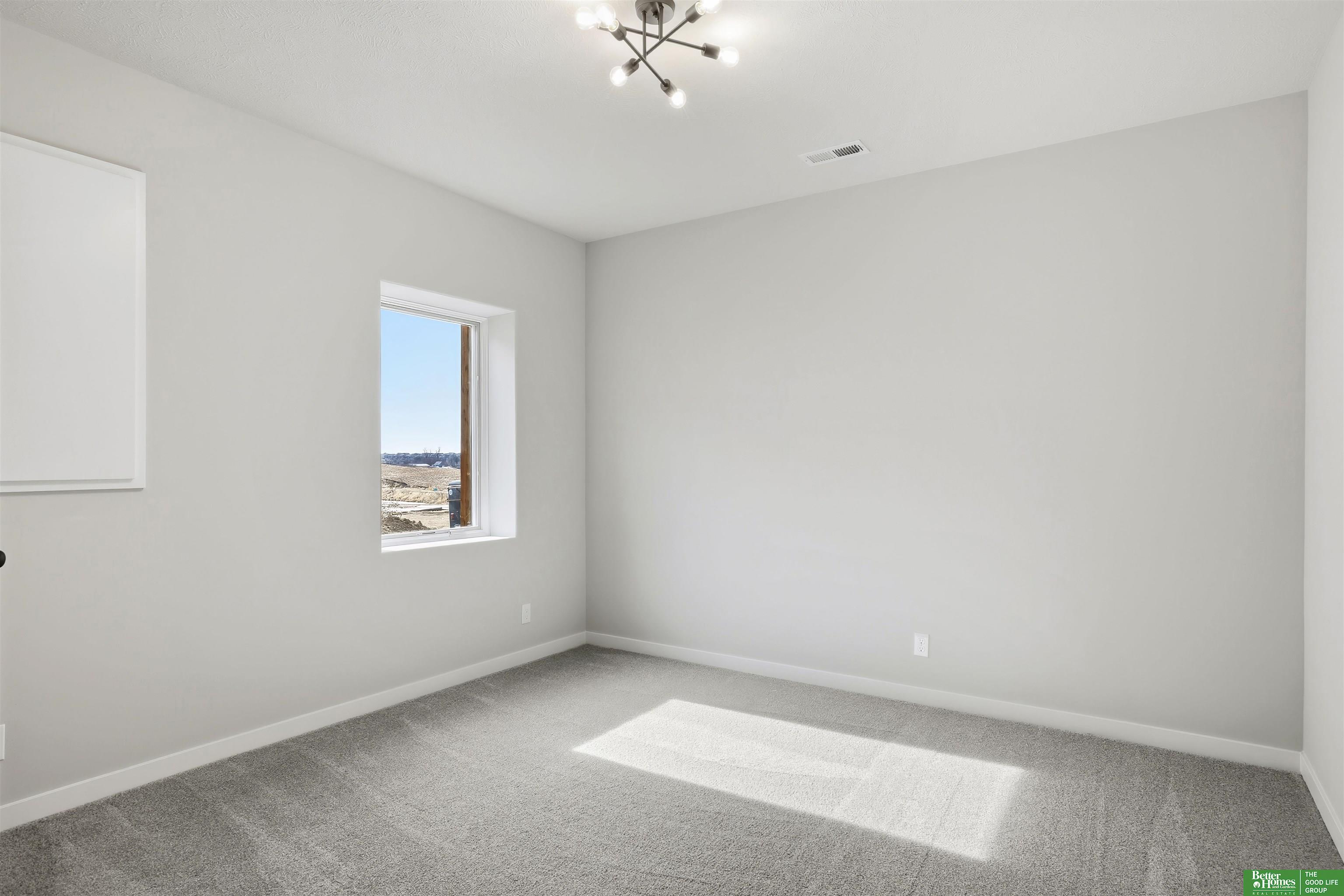 5610 N 198th Street, Elkhorn, NE, 68022