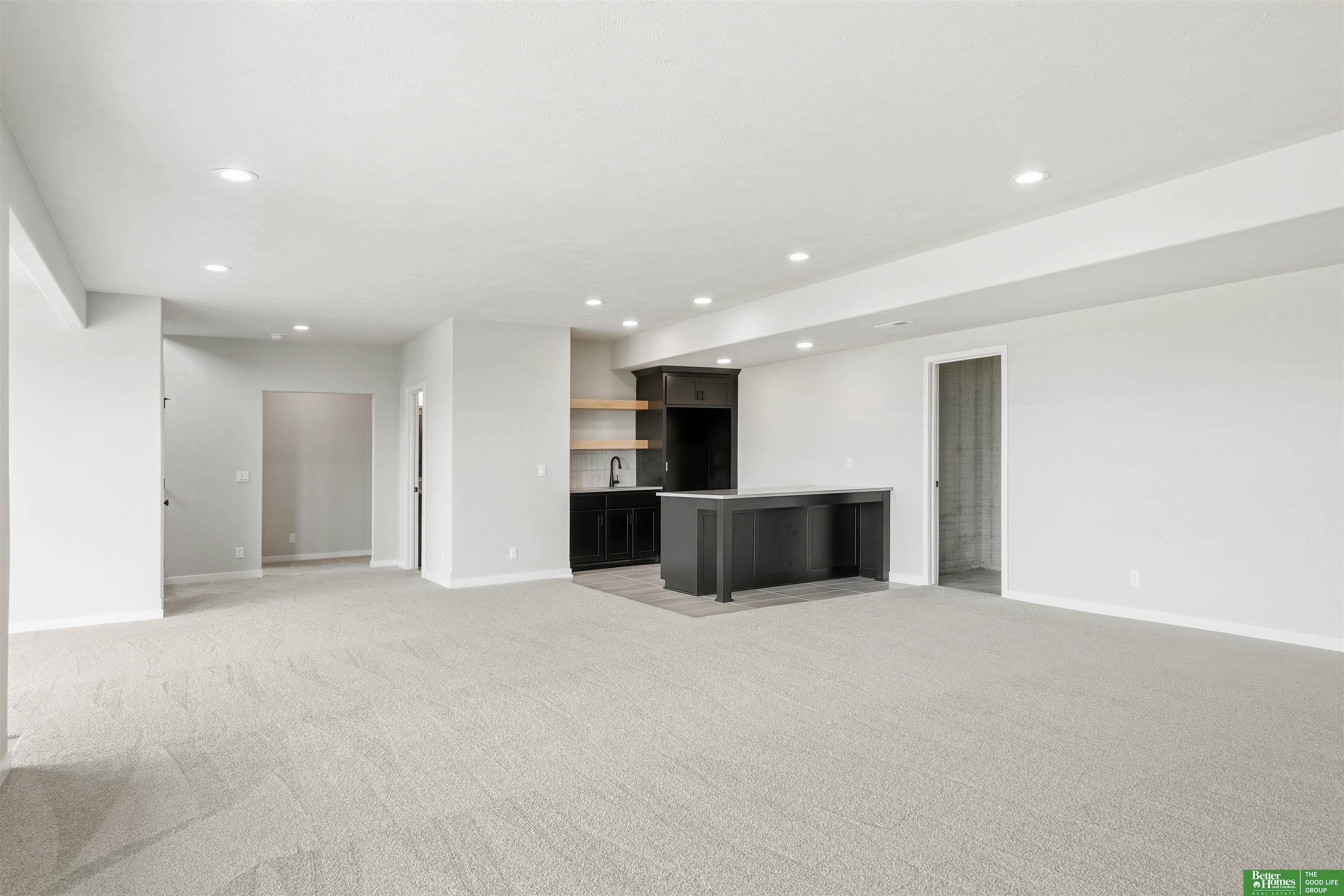 5610 N 198th Street, Elkhorn, NE, 68022