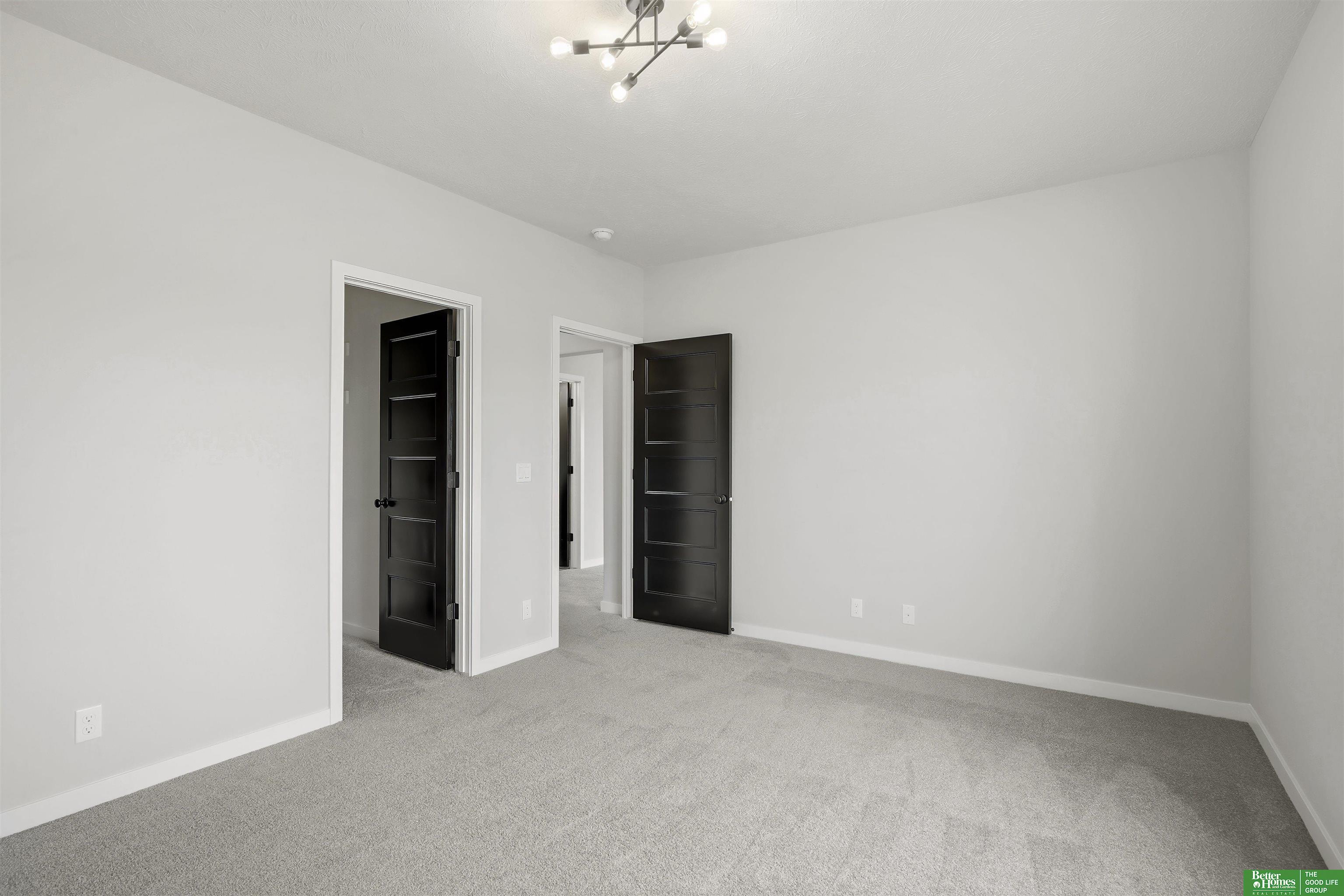 5610 N 198th Street, Elkhorn, NE, 68022