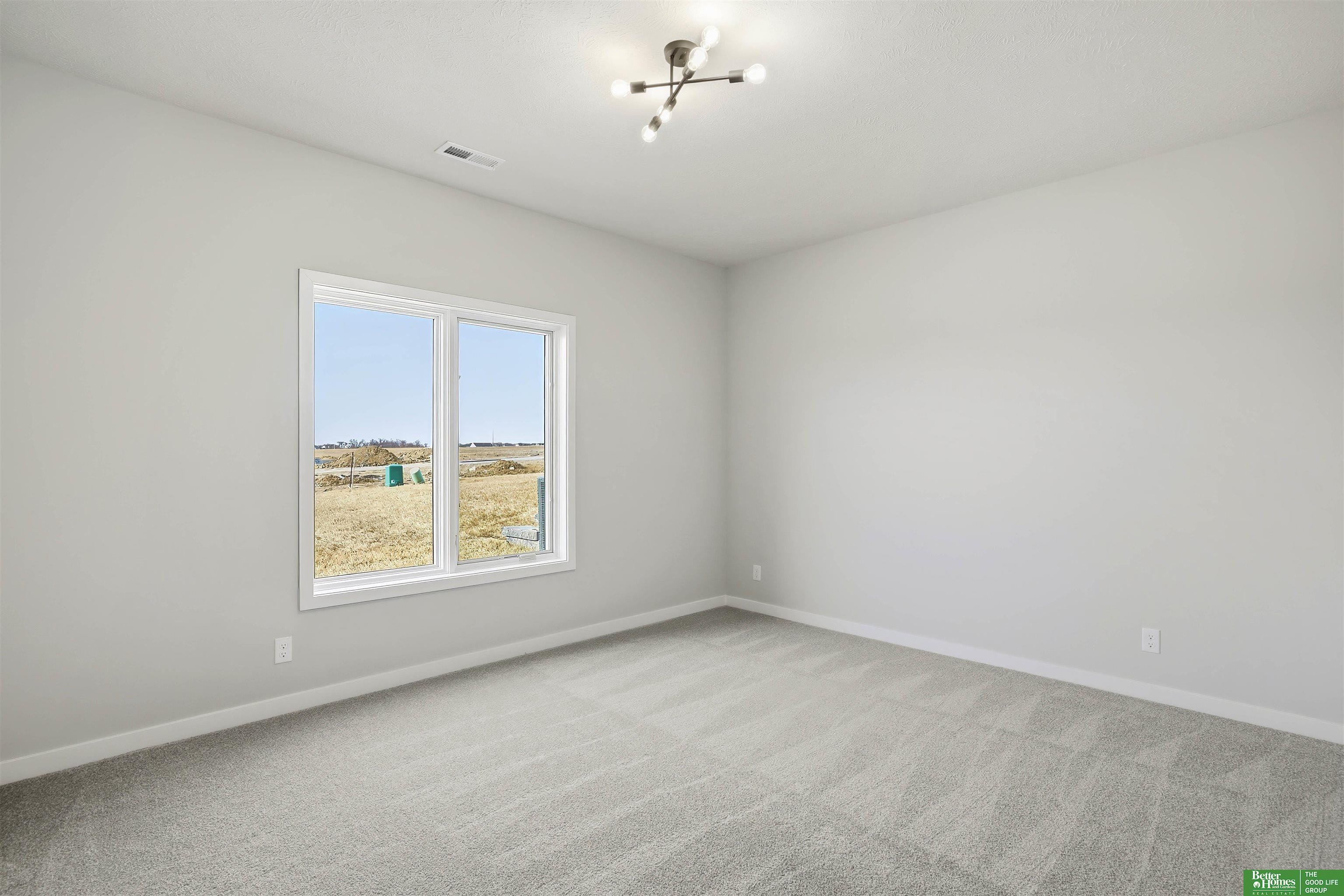 5610 N 198th Street, Elkhorn, NE, 68022