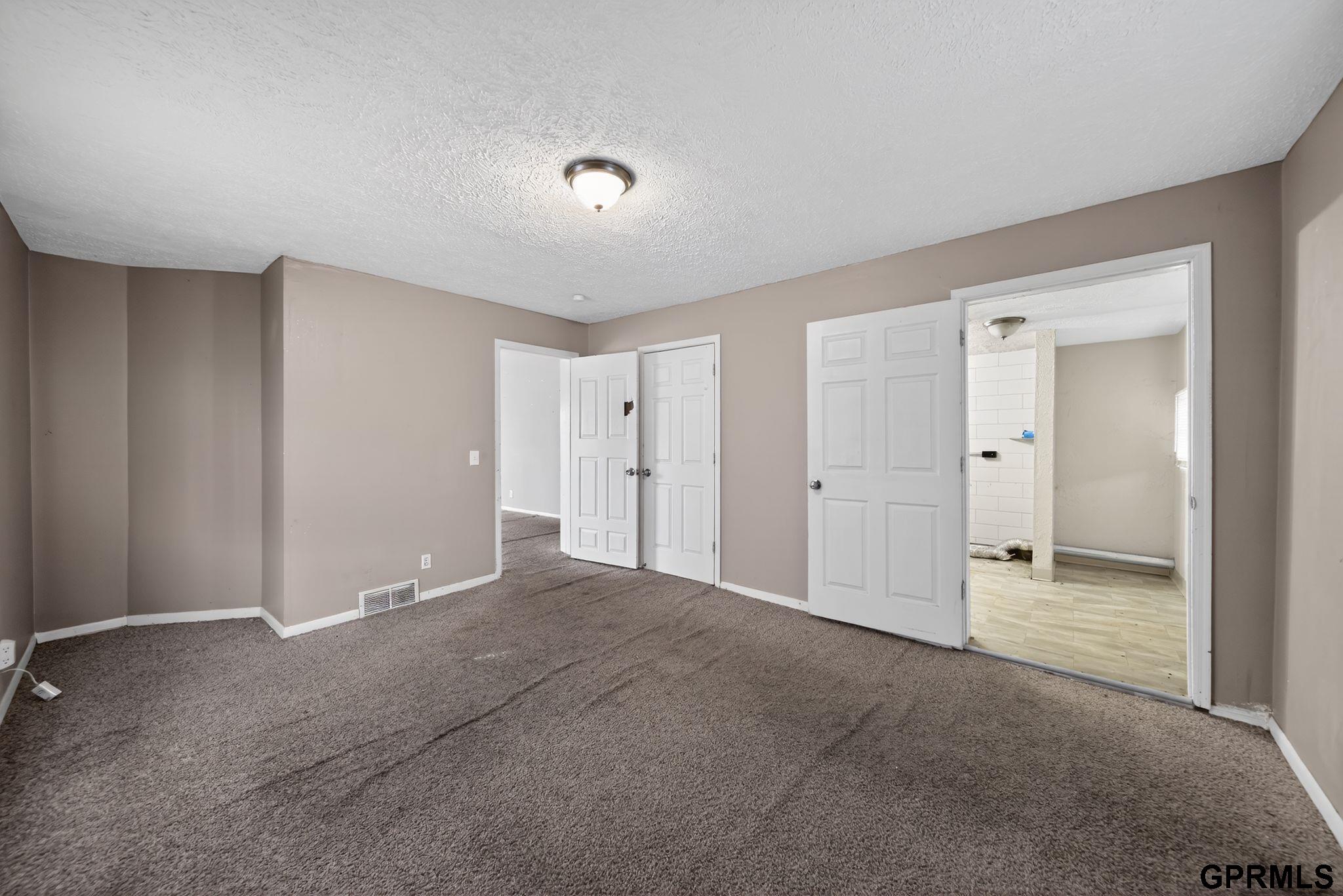 2504 Hartman Avenue, Omaha, NE, 68111