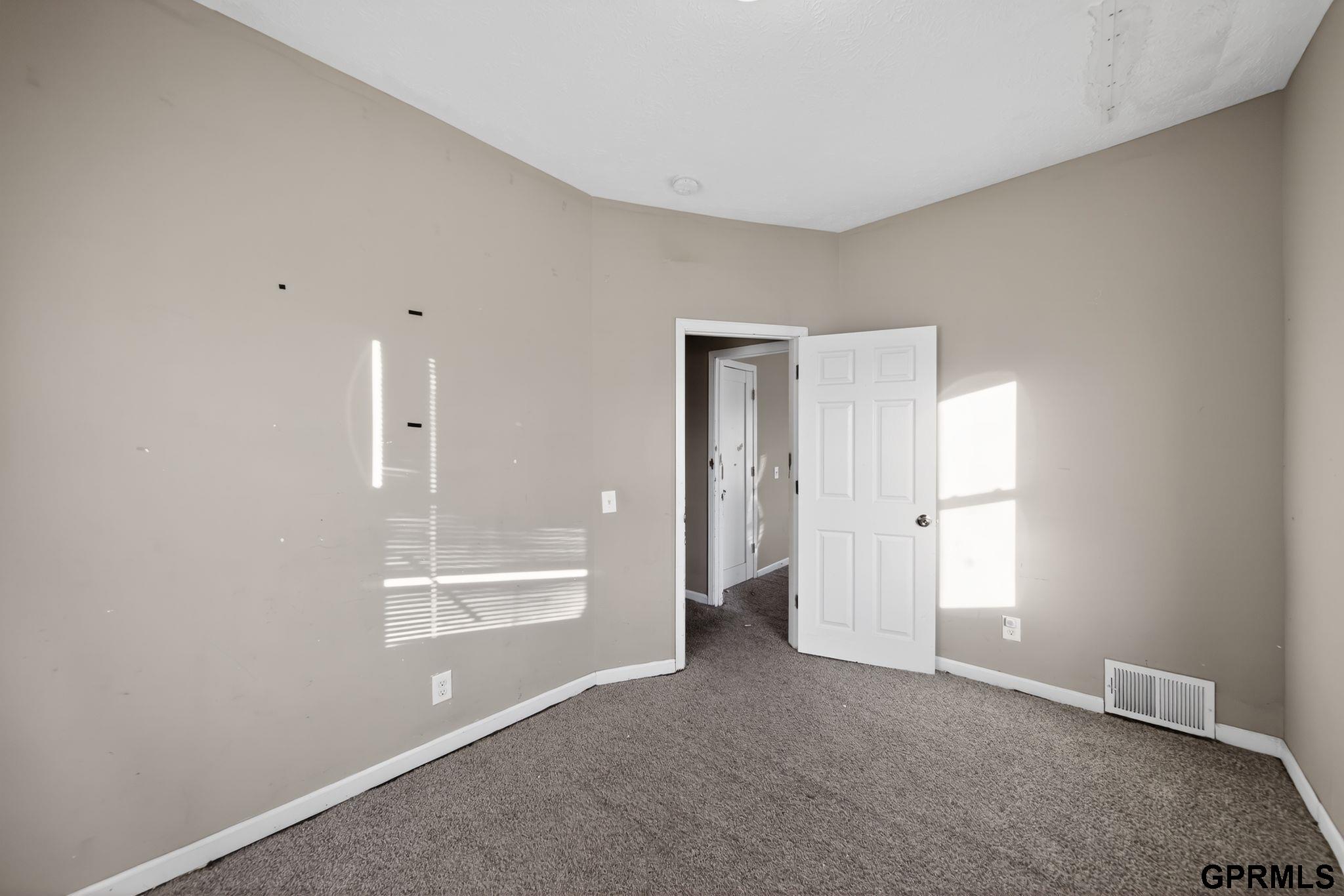 2504 Hartman Avenue, Omaha, NE, 68111