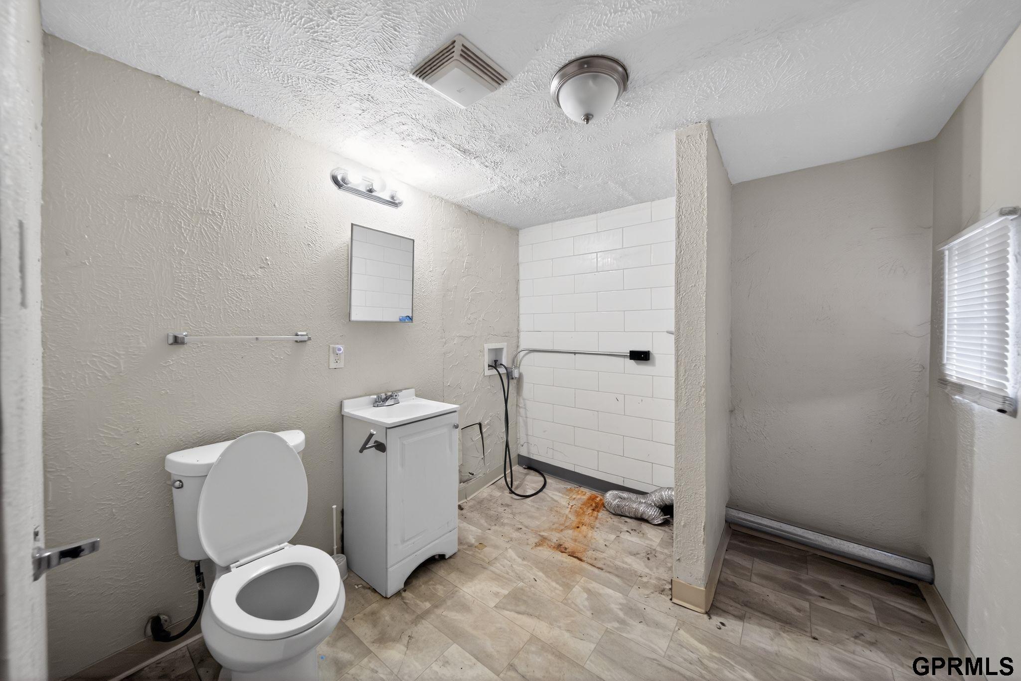 2504 Hartman Avenue, Omaha, NE, 68111