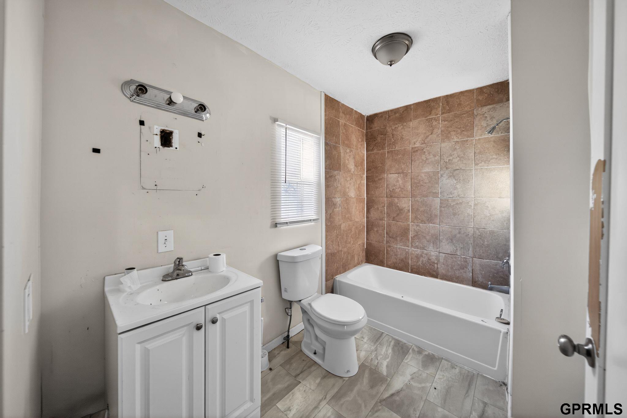 2504 Hartman Avenue, Omaha, NE, 68111