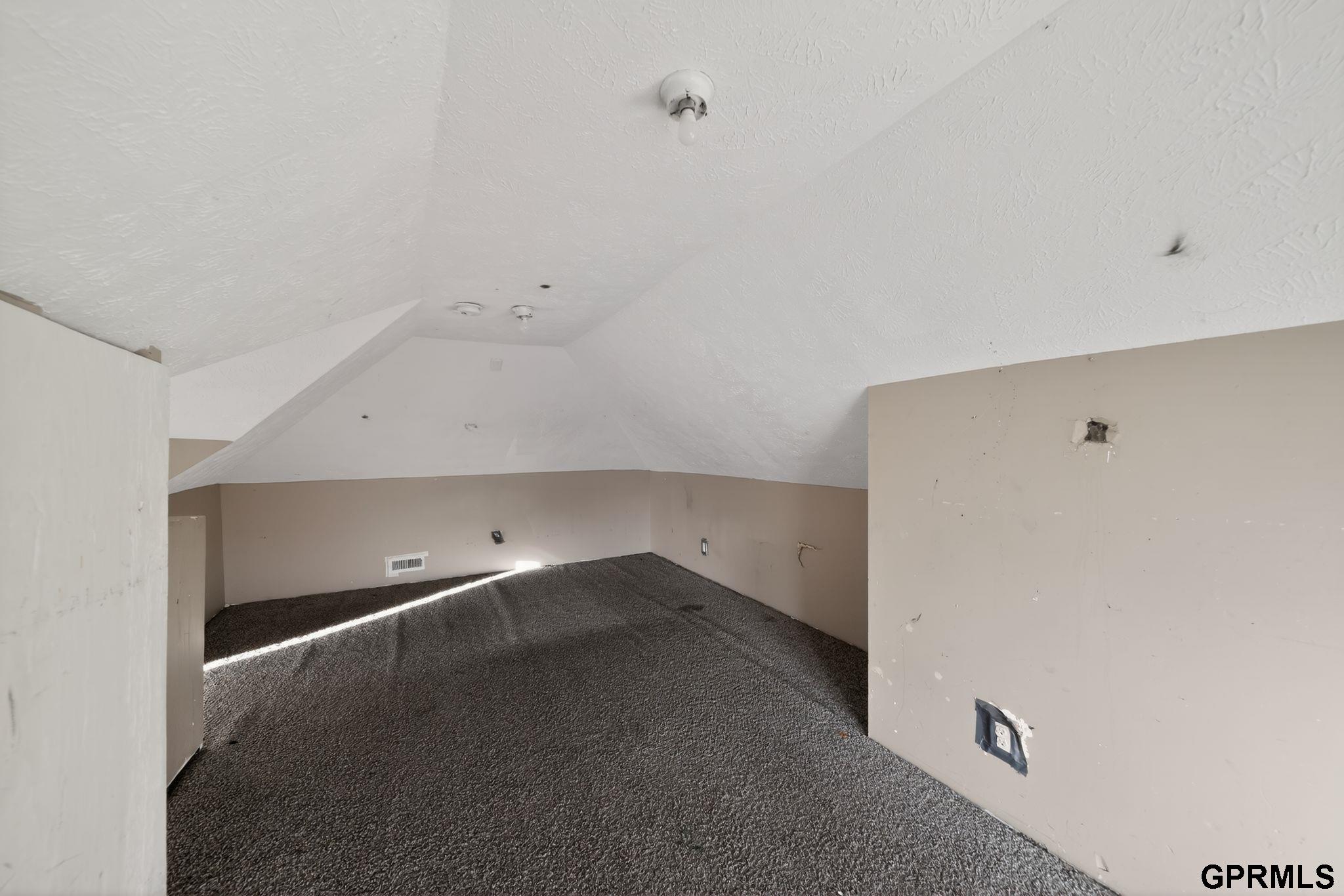 2504 Hartman Avenue, Omaha, NE, 68111