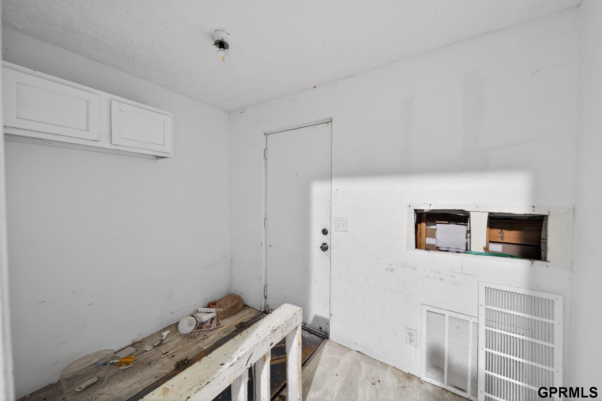 2504 Hartman Avenue, Omaha, NE, 68111