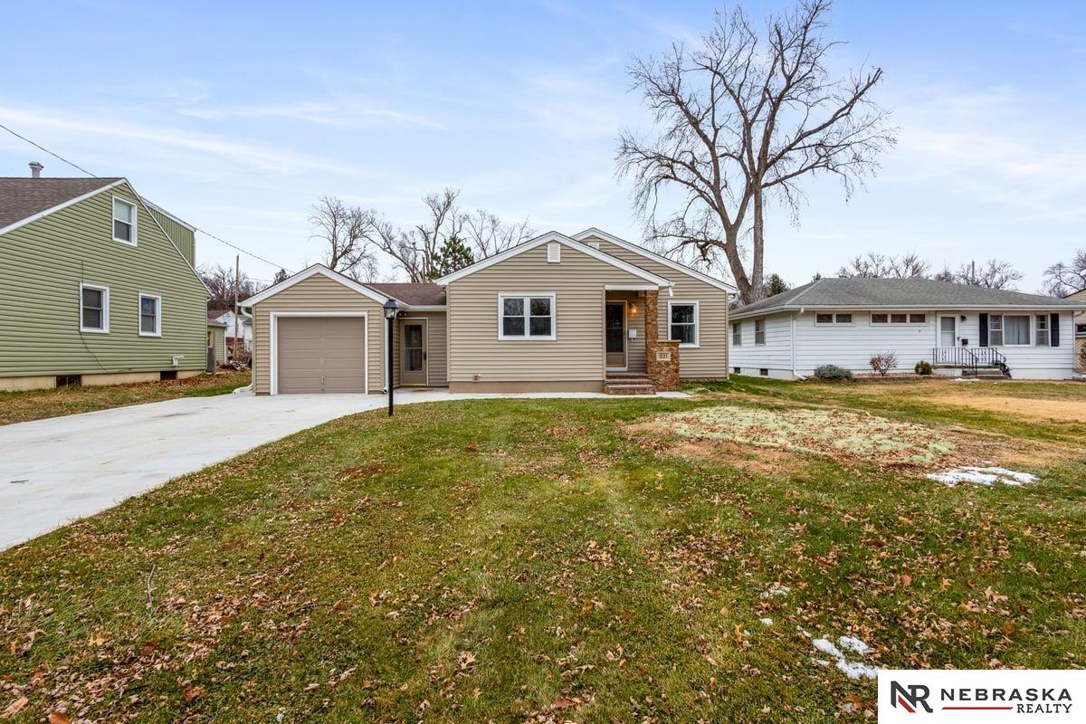821 N 77th Street, Omaha