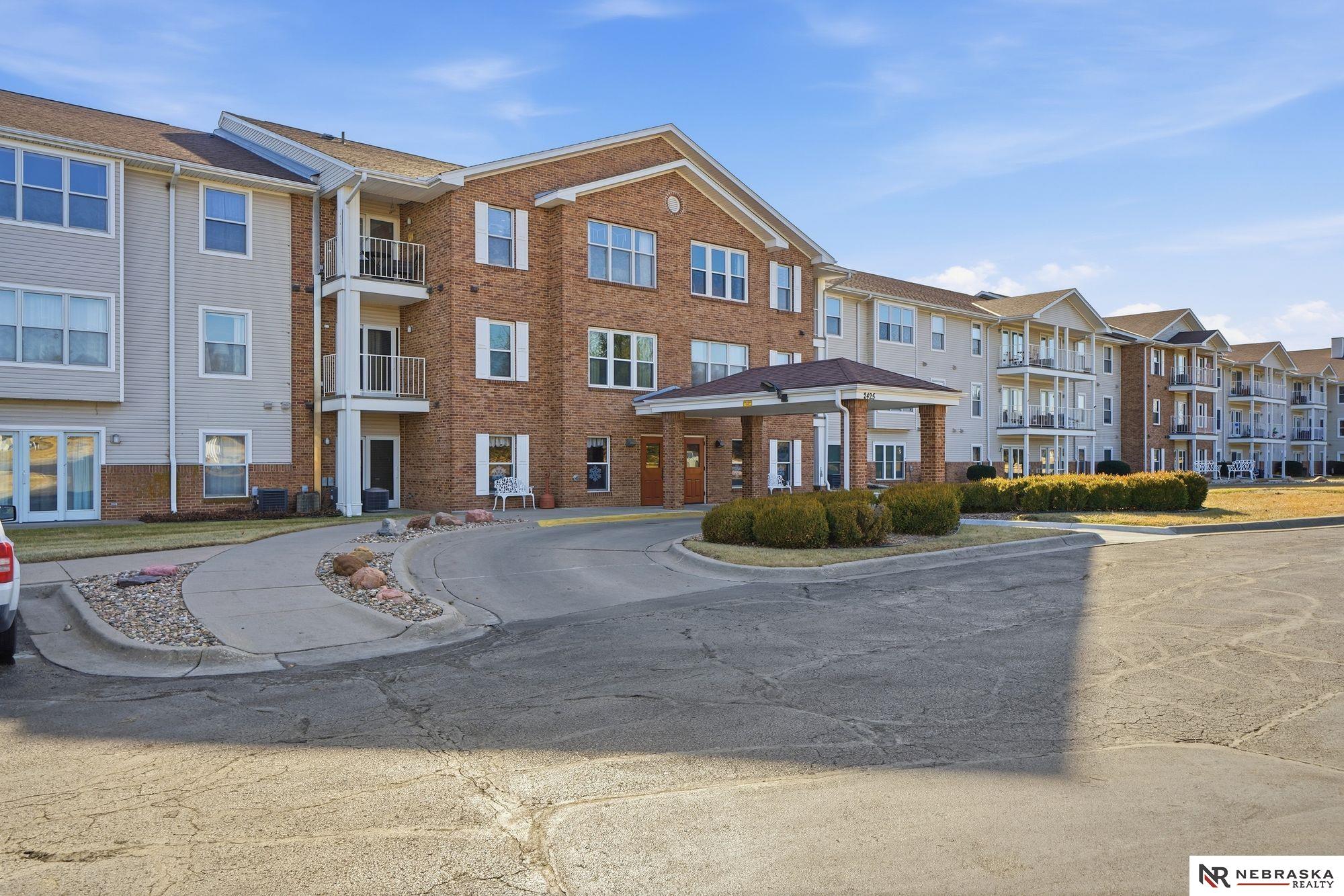 2425 Folkways Boulevard, Lincoln