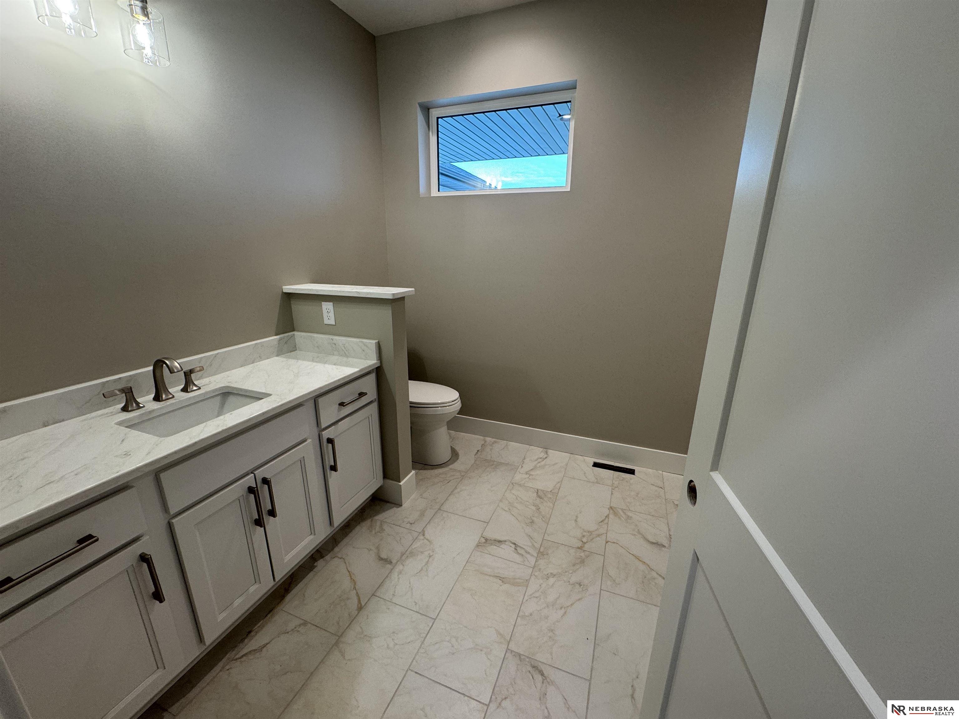 8825 Ranch Gate Road, Lincoln, NE, 68510