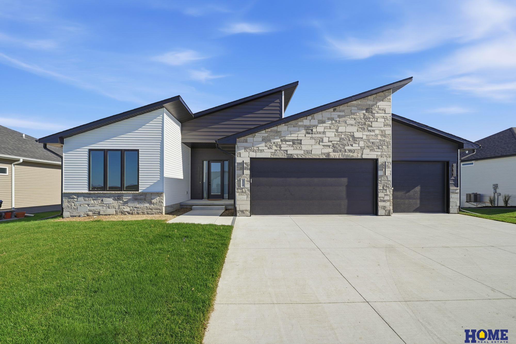 604 N 106th Street, Lincoln, NE, 68527