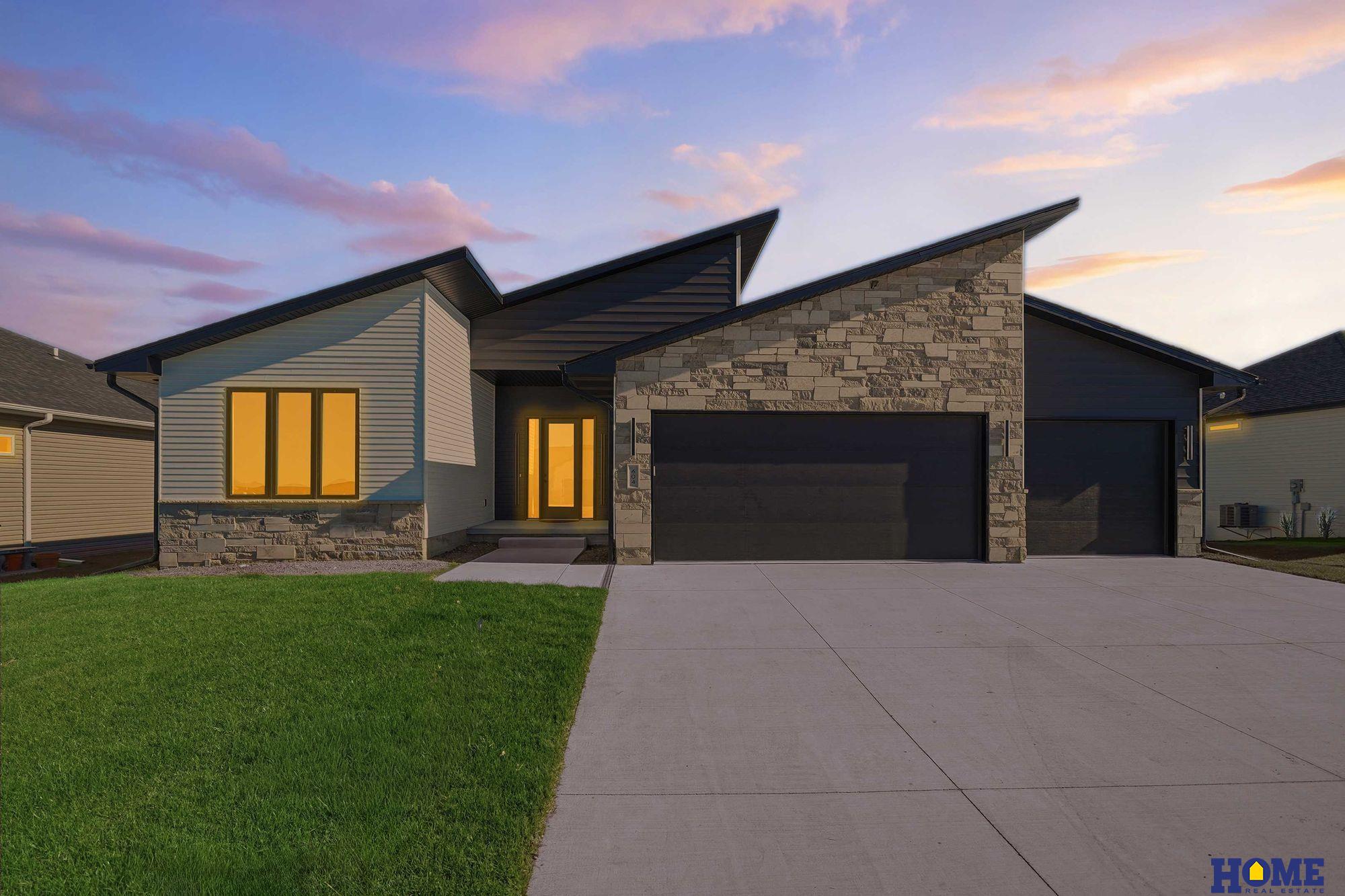 604 N 106th Street, Lincoln, NE, 68527