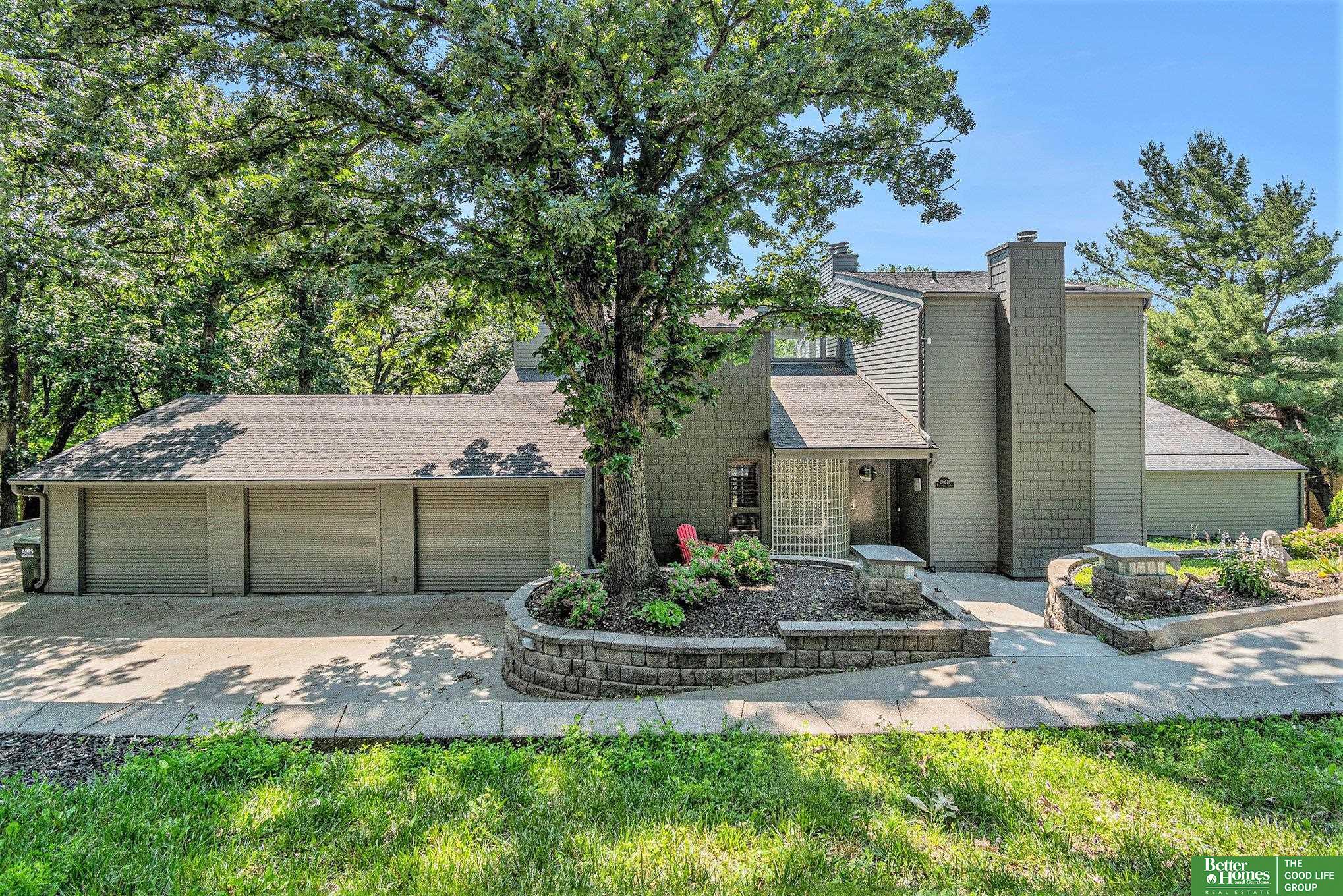 21811 Hillandale Drive, Elkhorn, NE, 68022