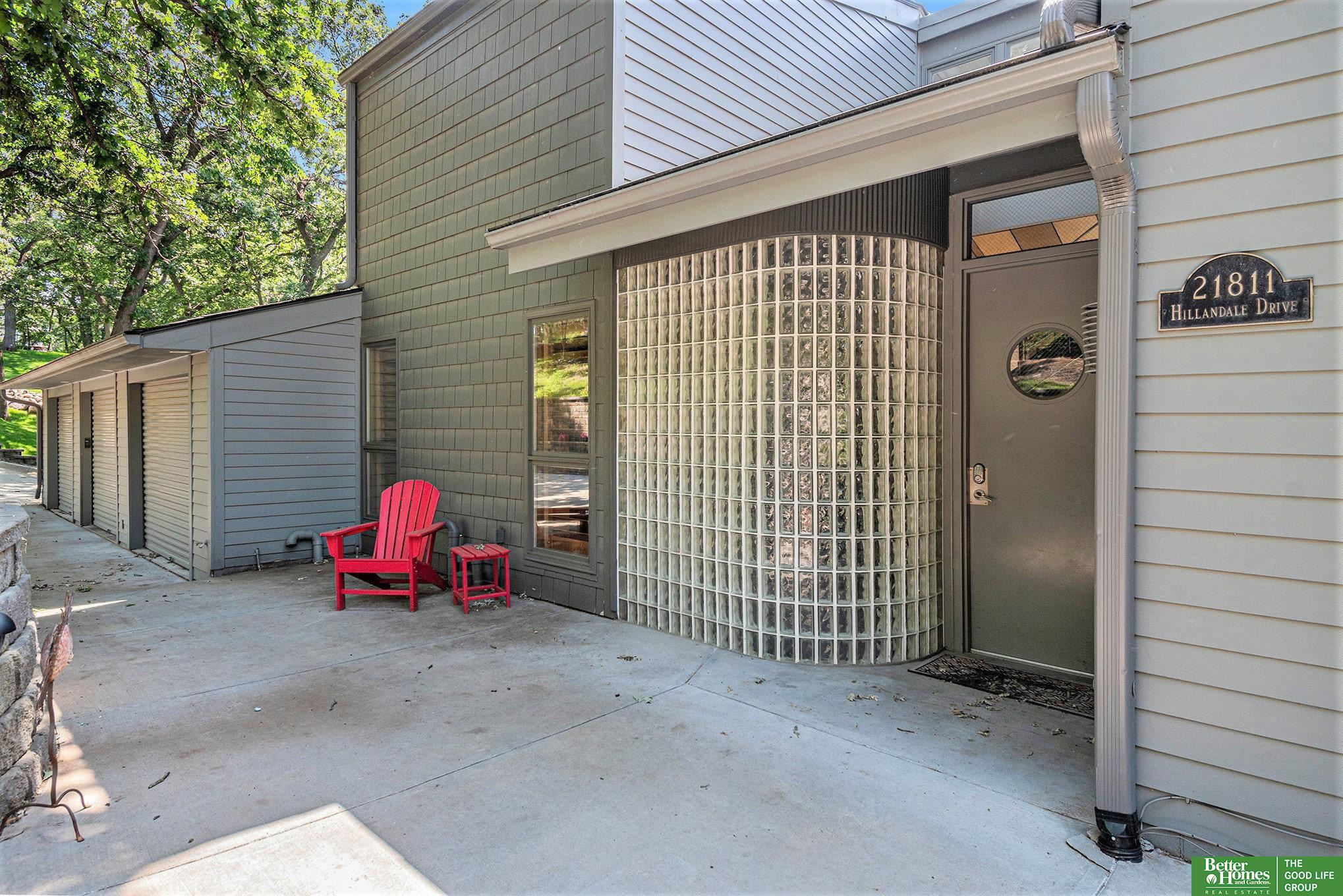 21811 Hillandale Drive, Elkhorn, NE, 68022