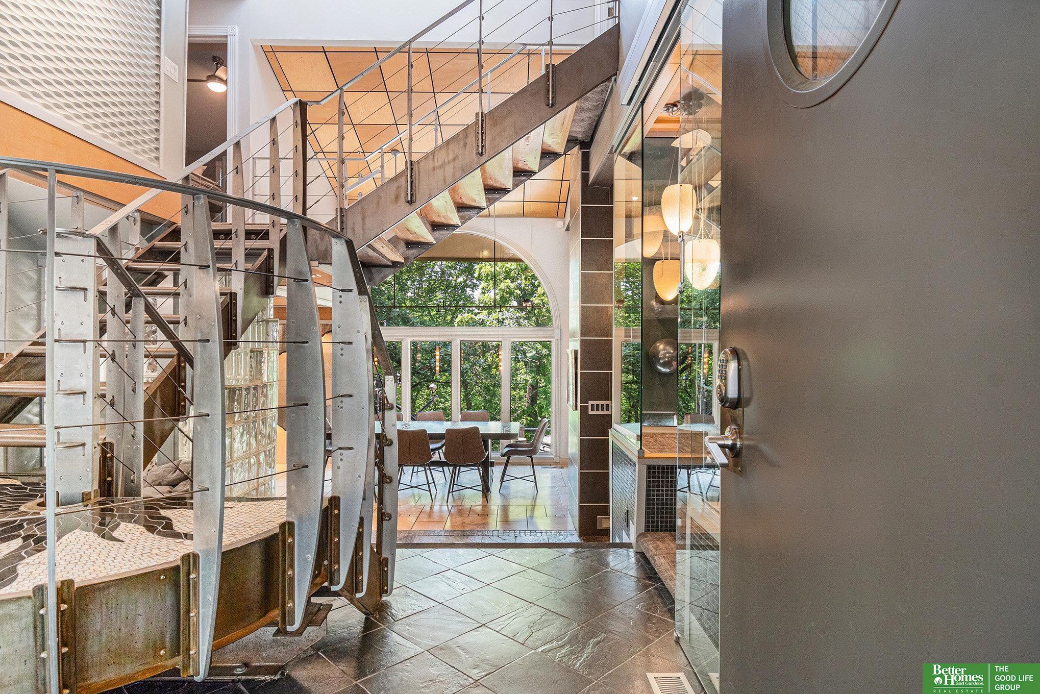 21811 Hillandale Drive, Elkhorn, NE, 68022