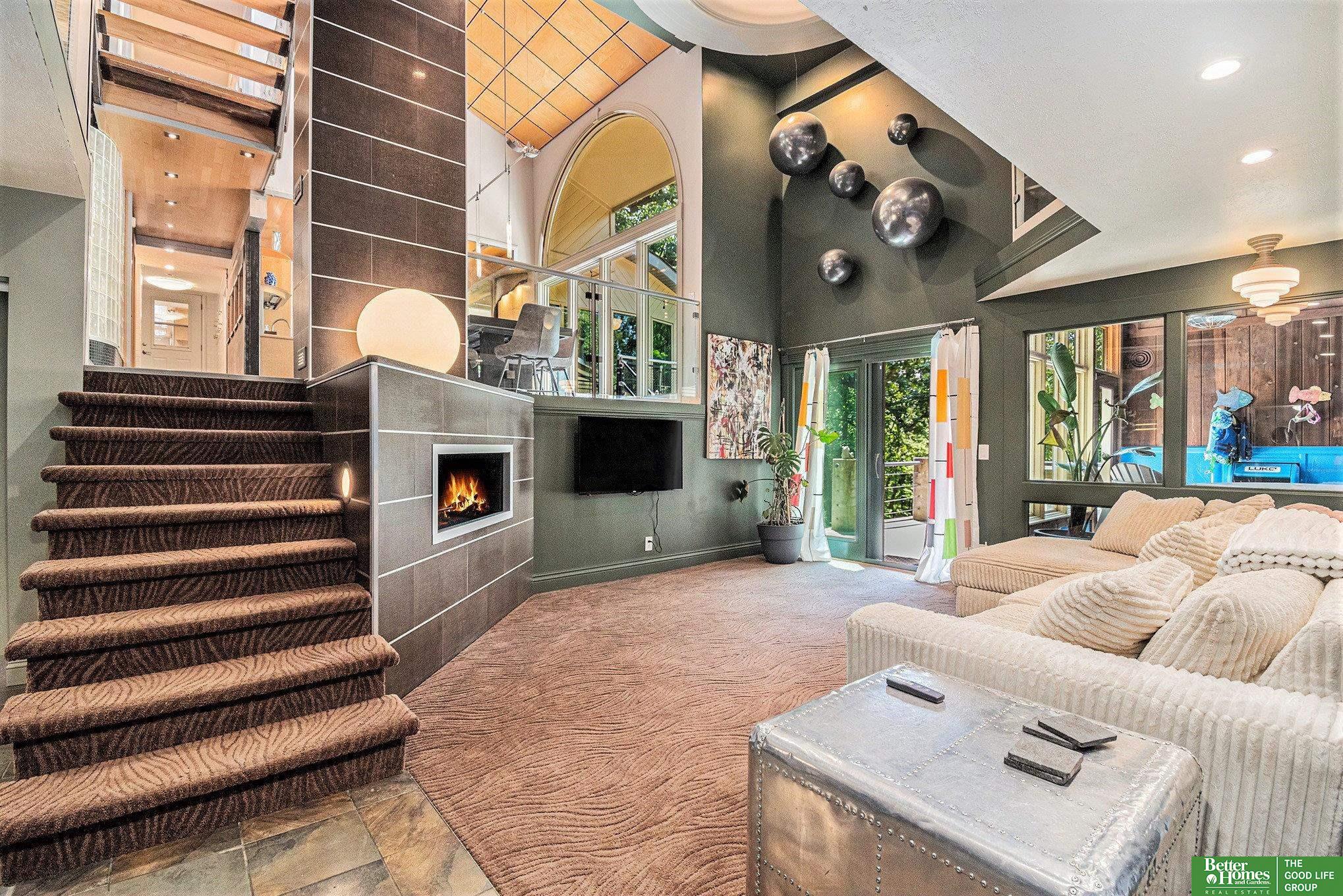 21811 Hillandale Drive, Elkhorn, NE, 68022