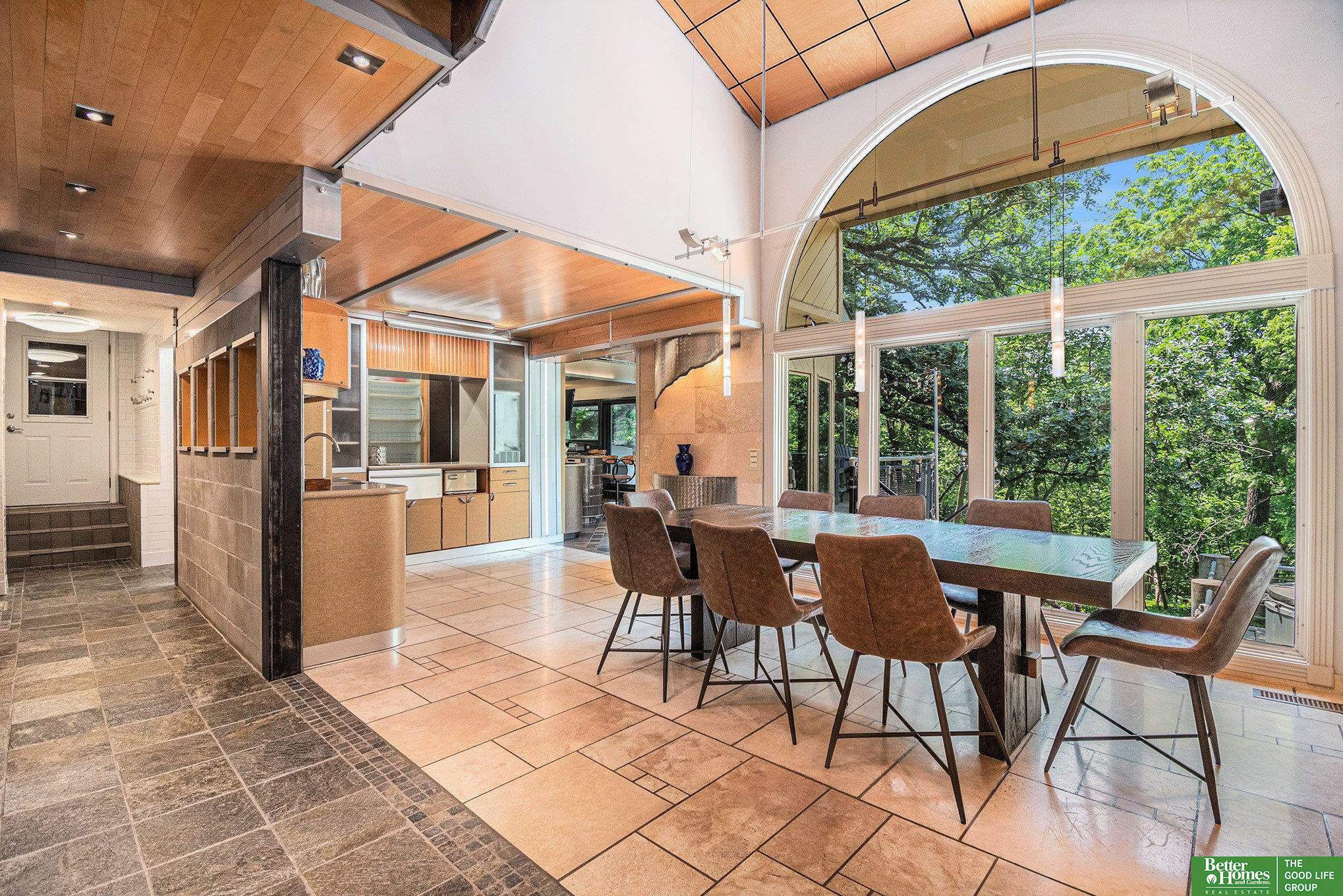 21811 Hillandale Drive, Elkhorn, NE, 68022