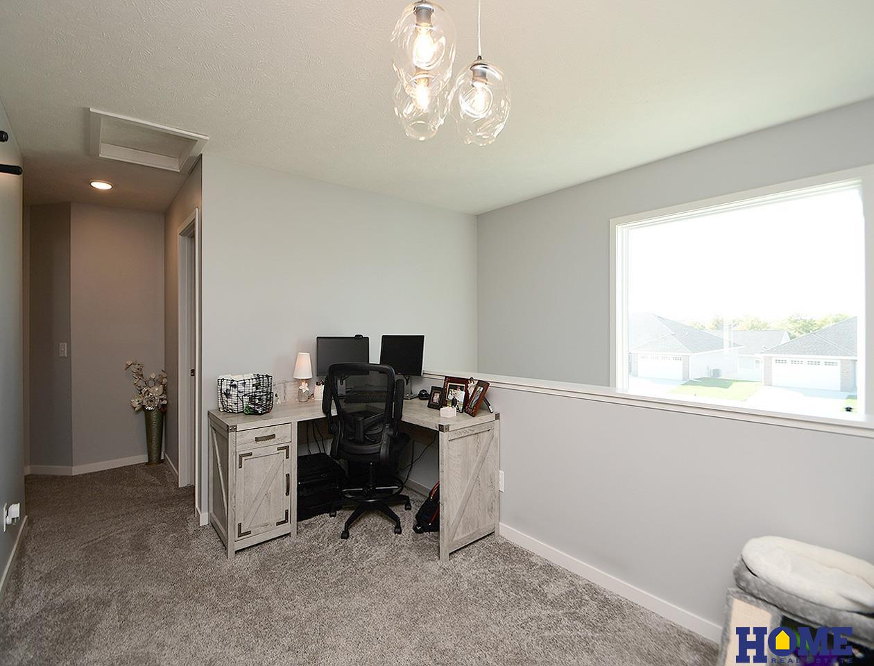5806 94th Street, Lincoln, NE, 68526