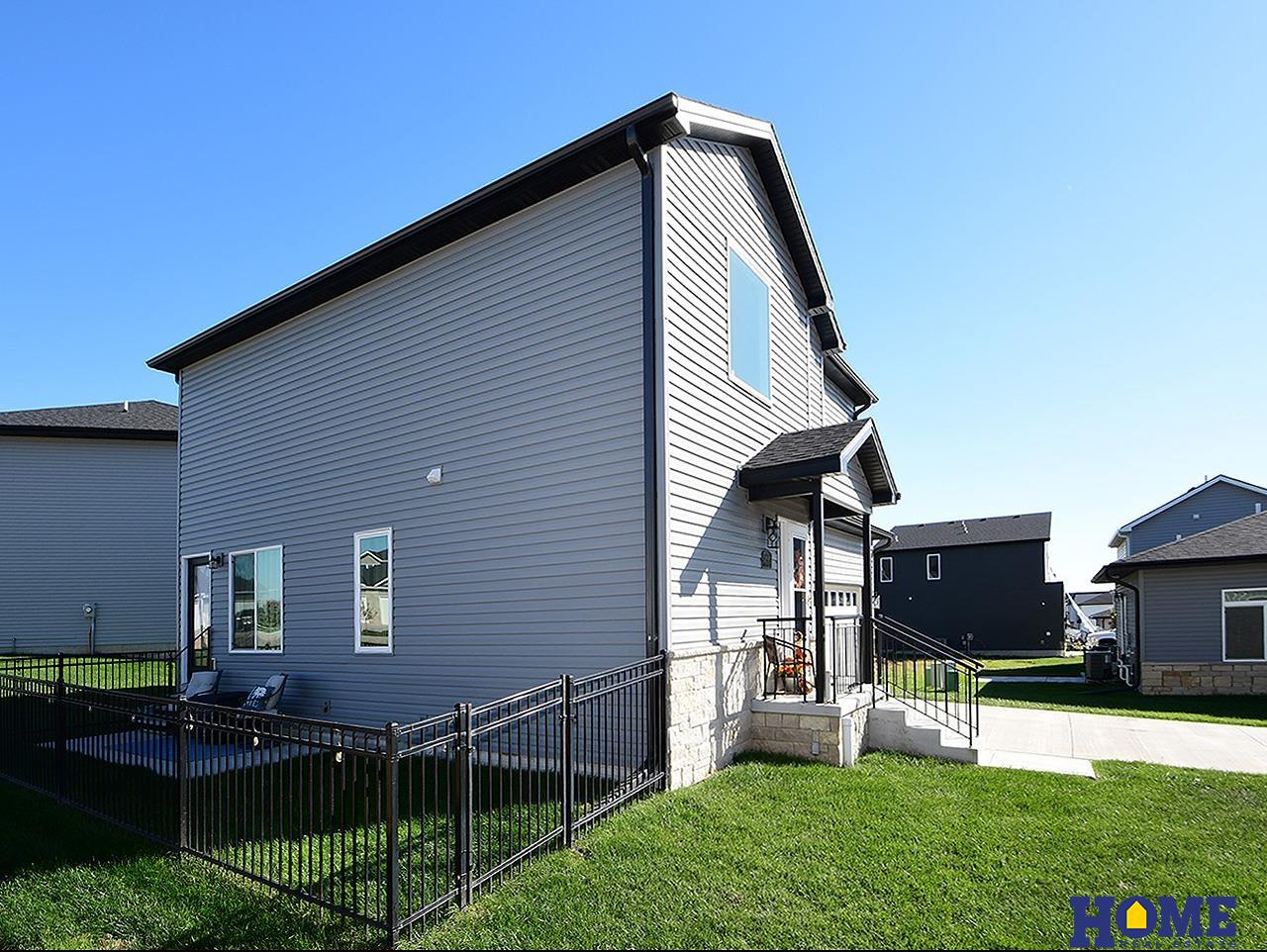 5806 94th Street, Lincoln, NE, 68526