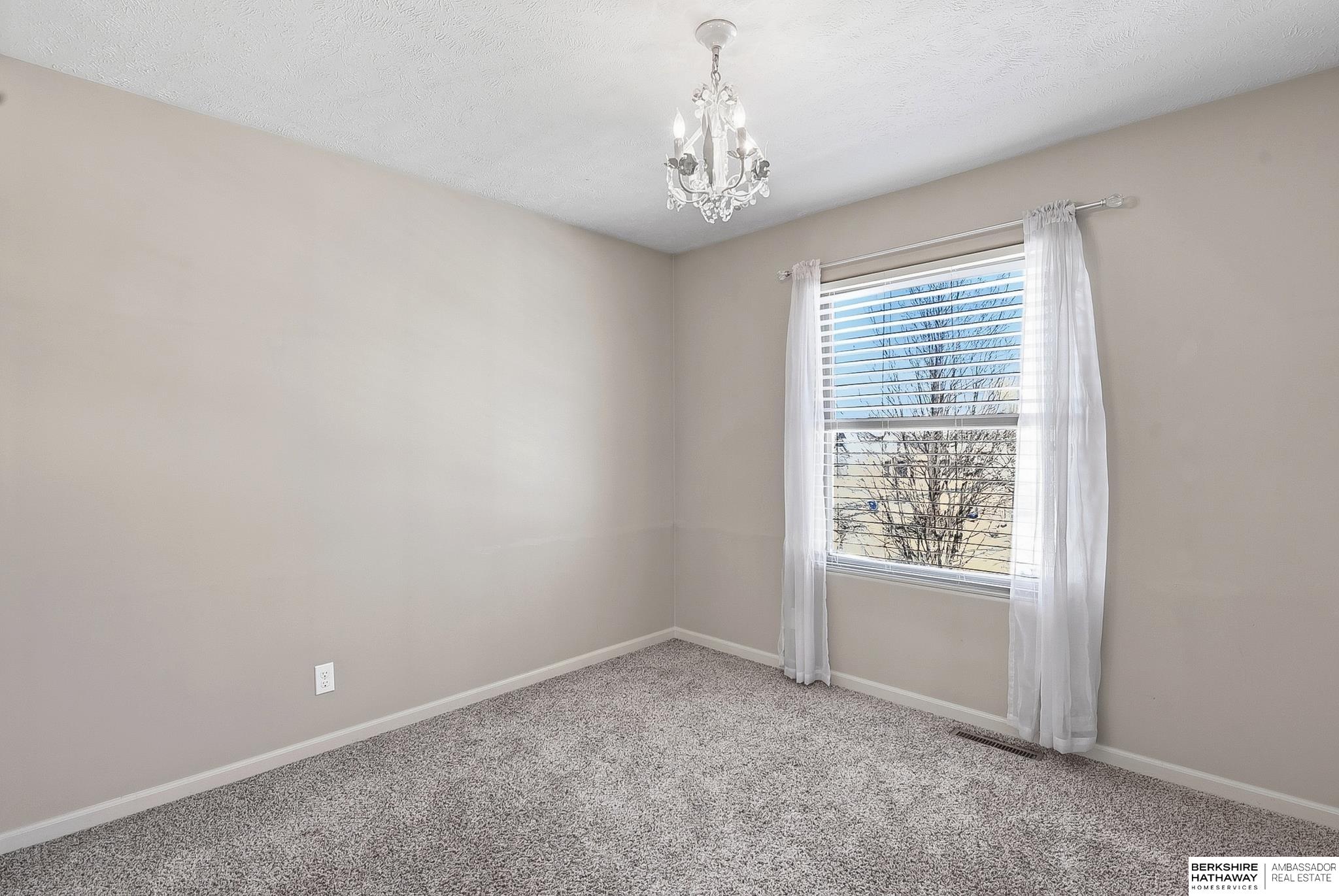 16611 Dora Hamann Parkway, Omaha, NE, 68116