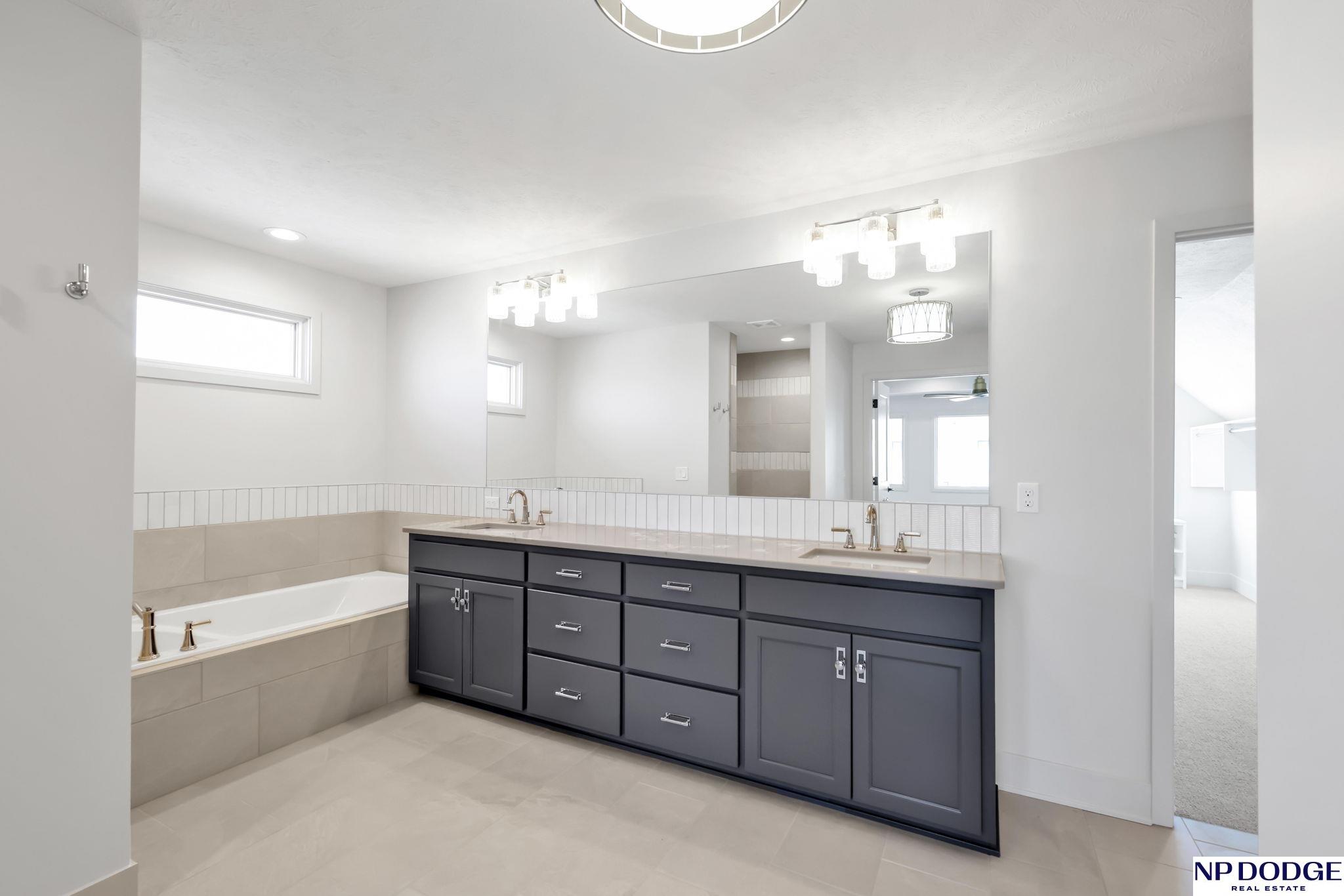 12620 78 Avenue, Papillion, NE, 68046