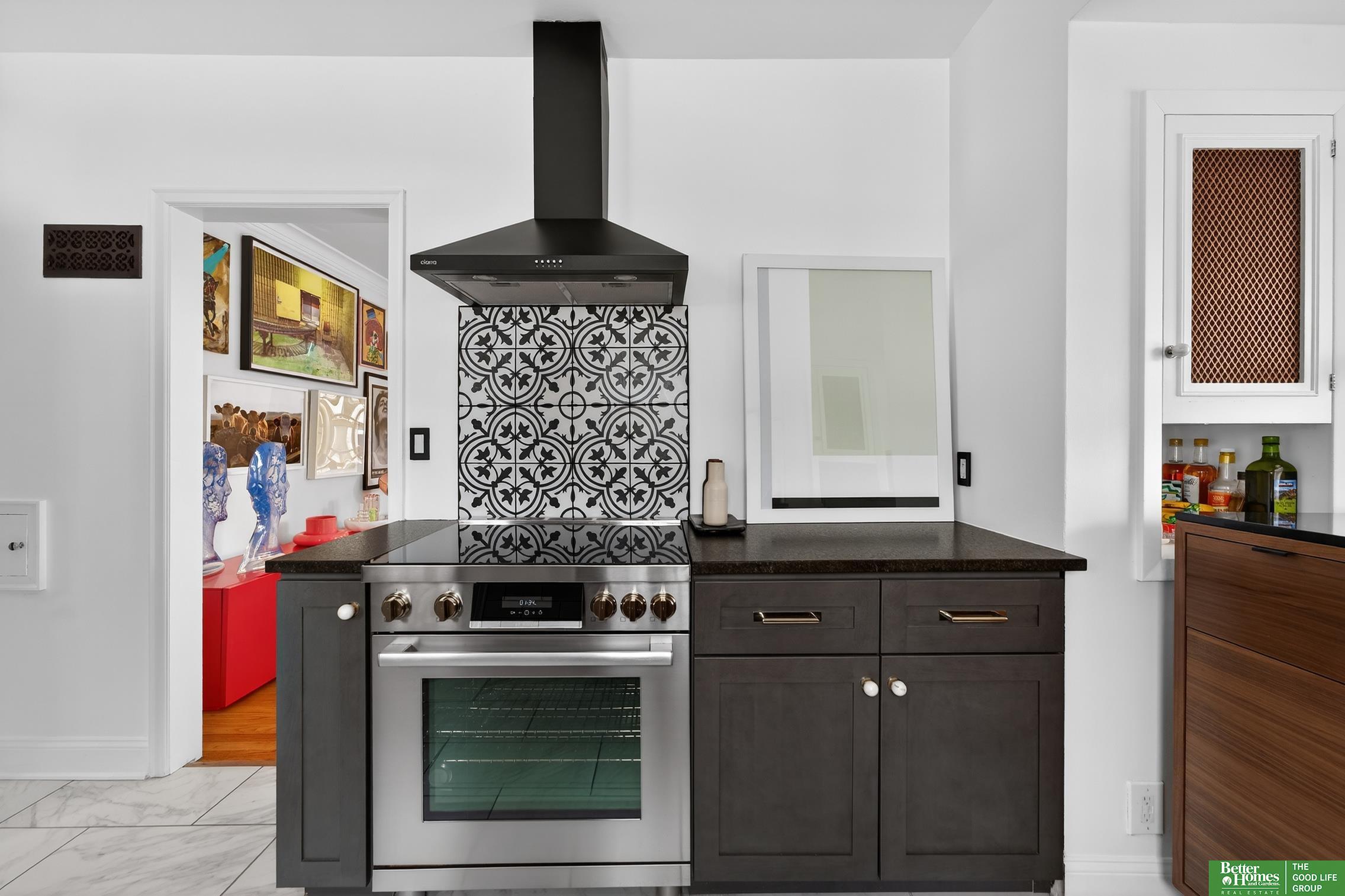 2520 N 56 Street, Omaha, NE, 68104-9999