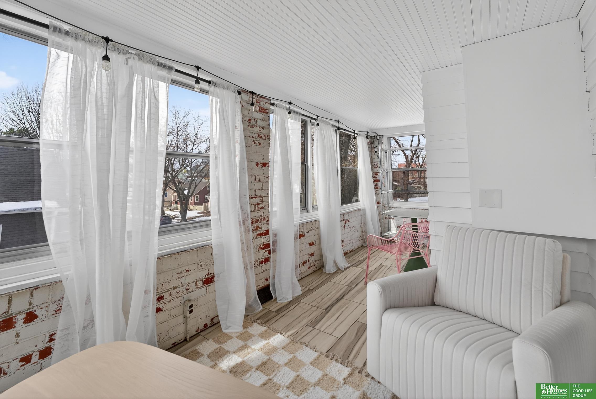 2520 N 56 Street, Omaha, NE, 68104-9999