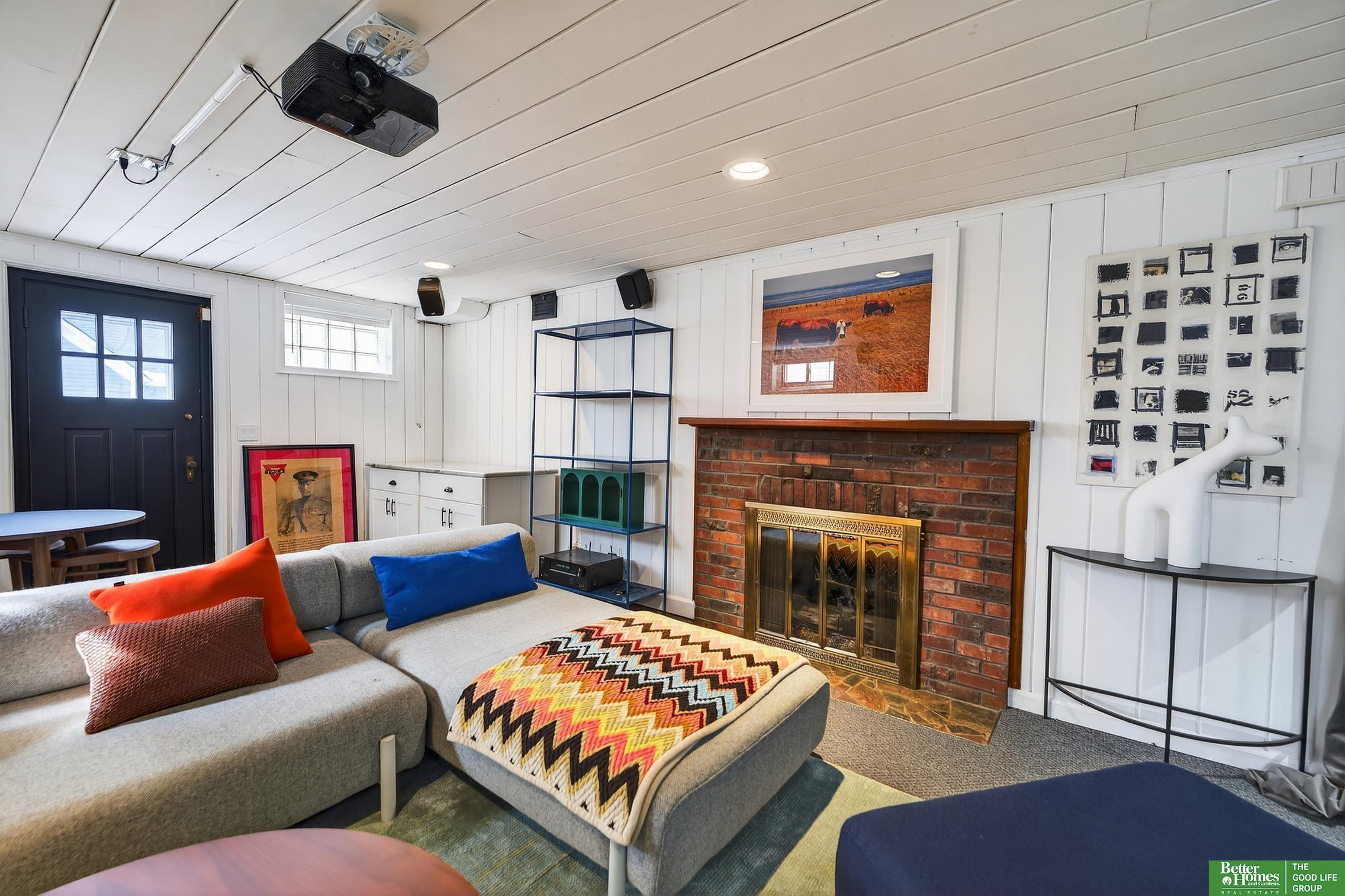 2520 N 56 Street, Omaha, NE, 68104-9999