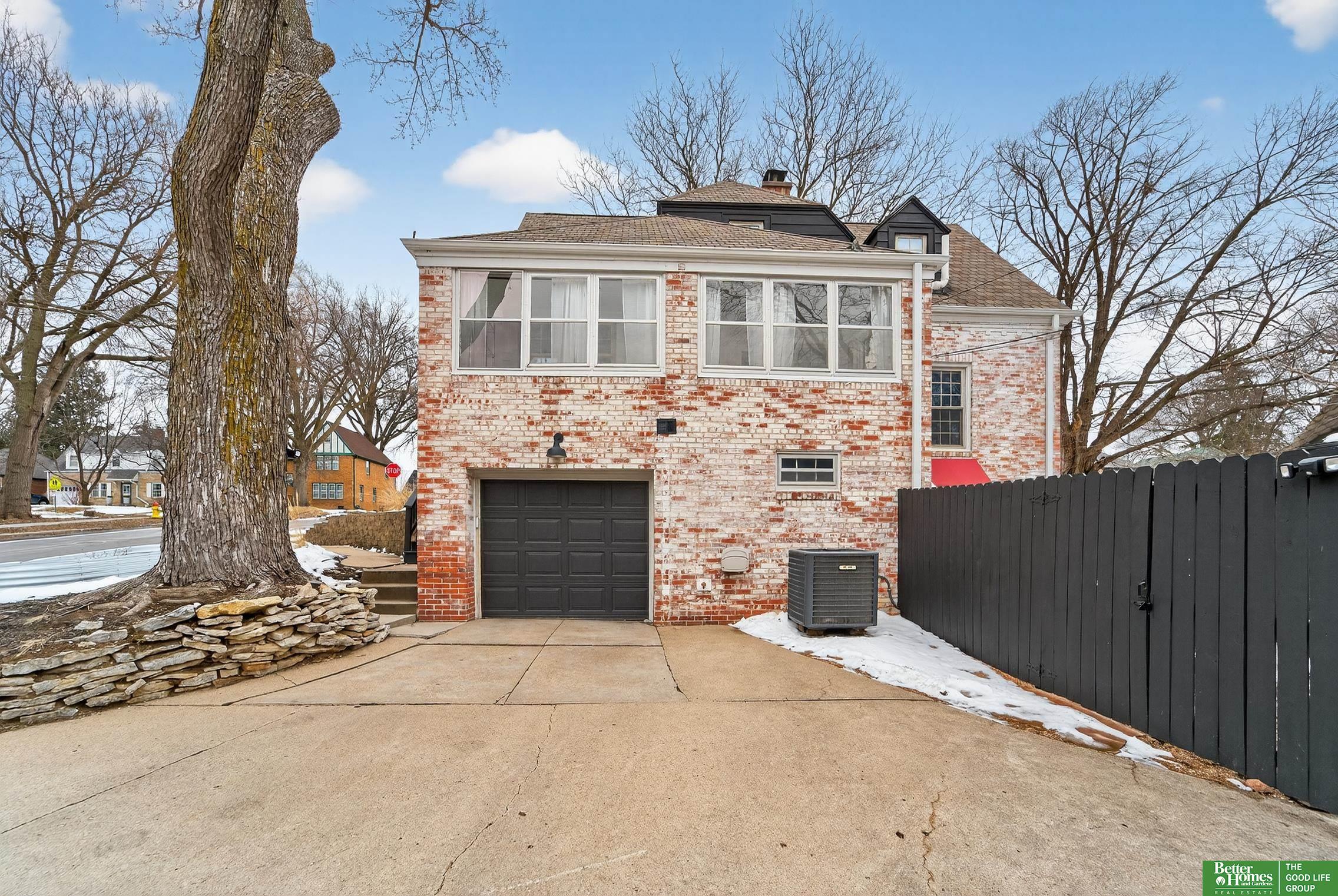 2520 N 56 Street, Omaha, NE, 68104-9999