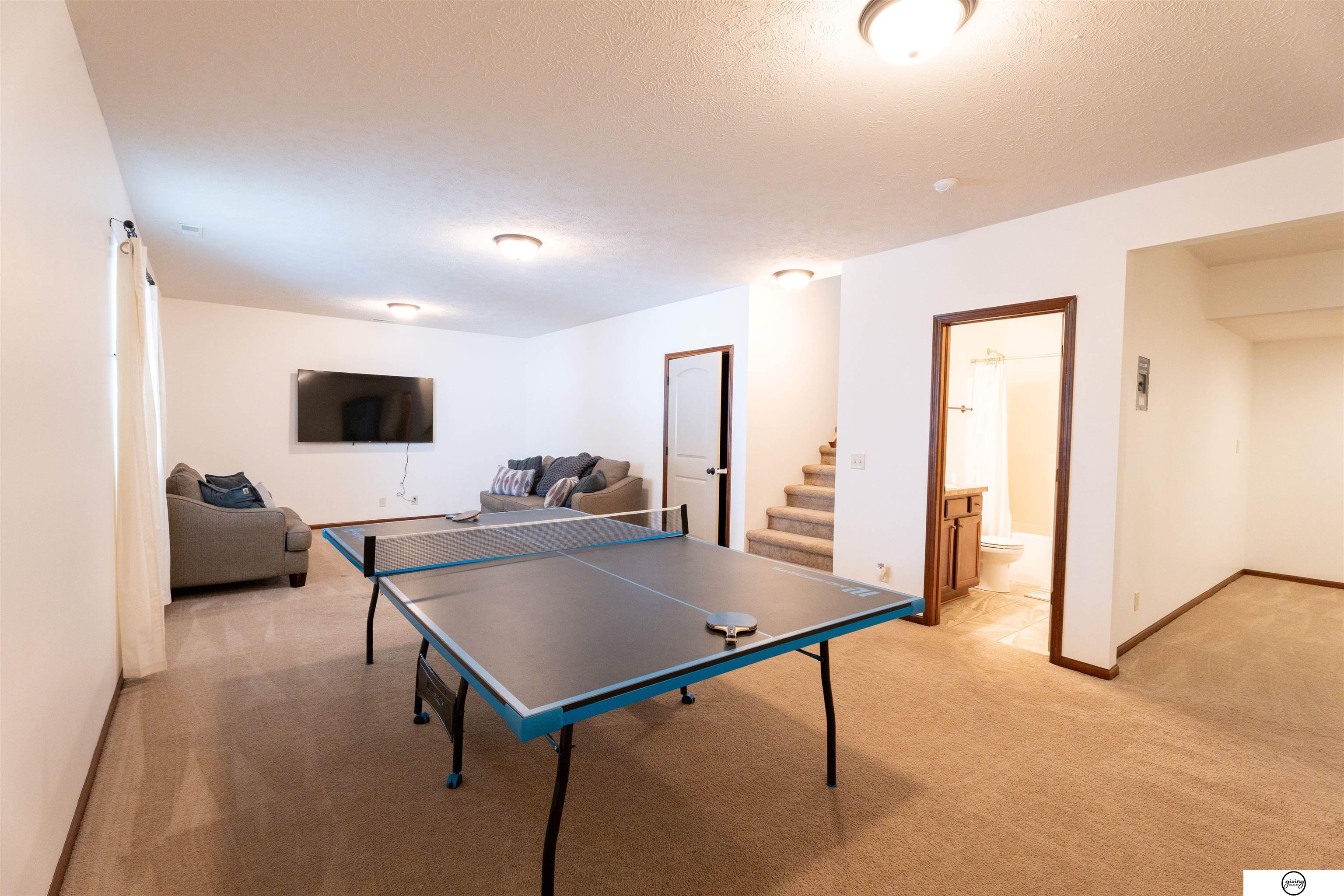6811 Tempest Drive, Lincoln, NE, 68521