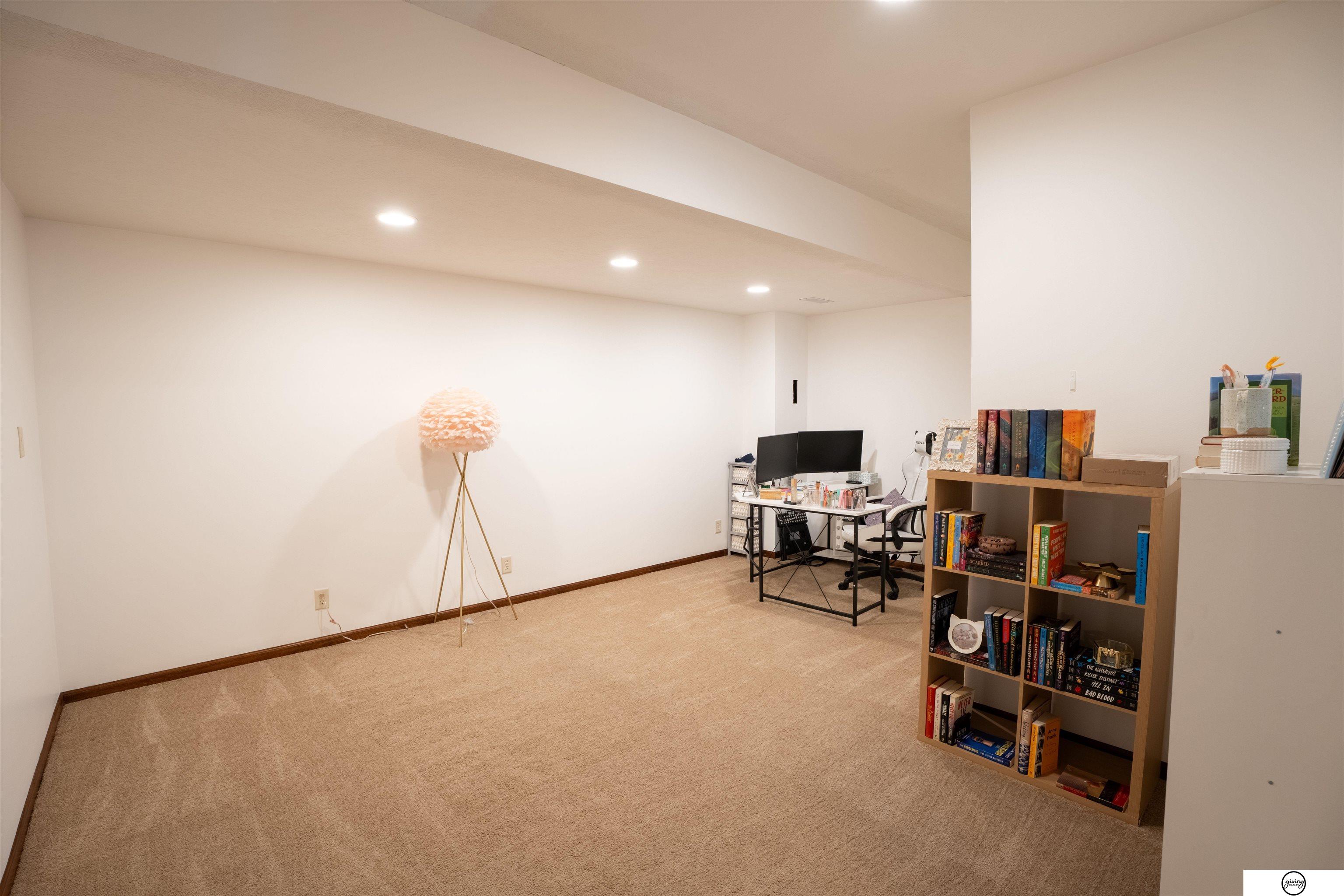 6811 Tempest Drive, Lincoln, NE, 68521