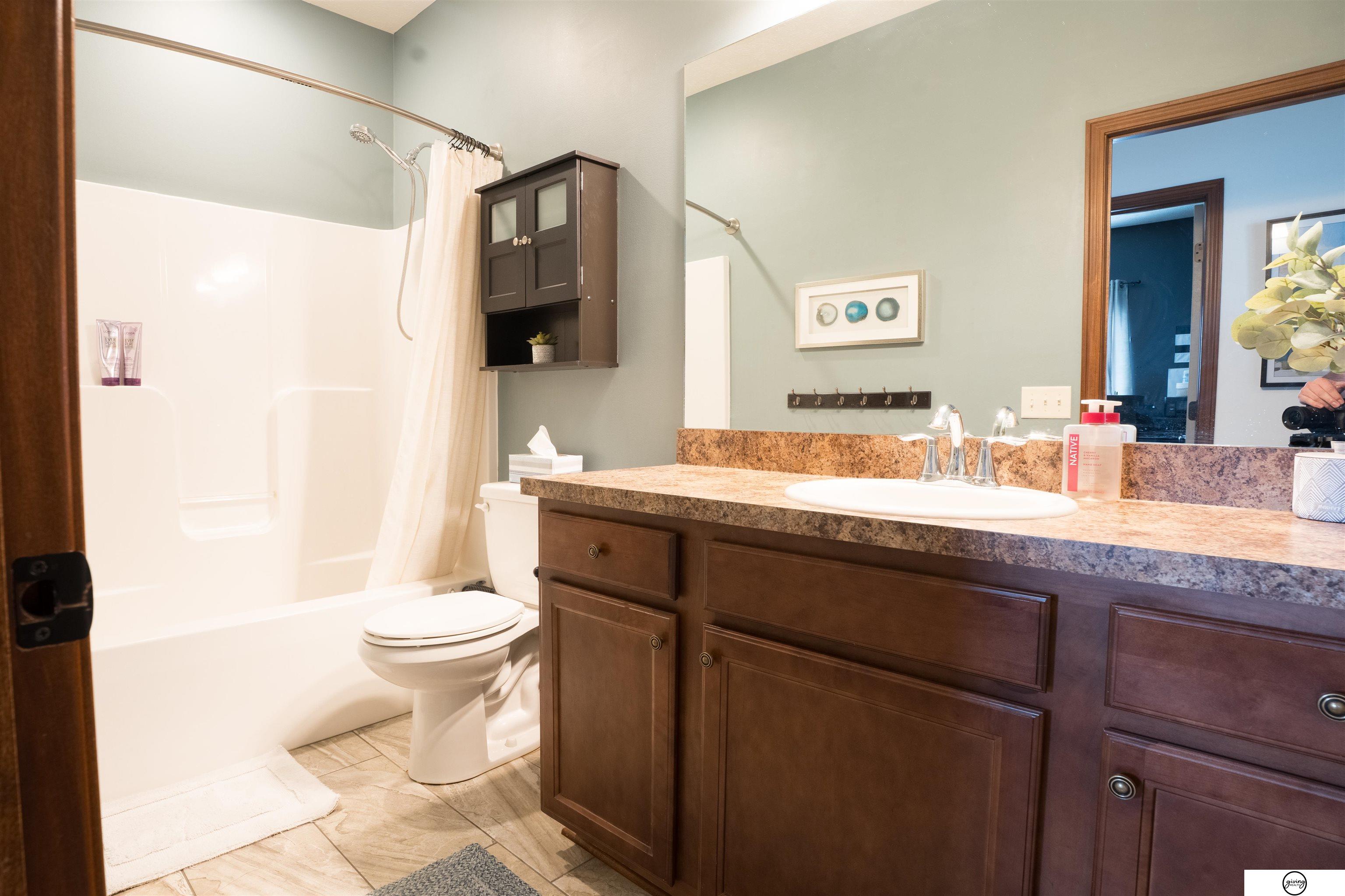 6811 Tempest Drive, Lincoln, NE, 68521