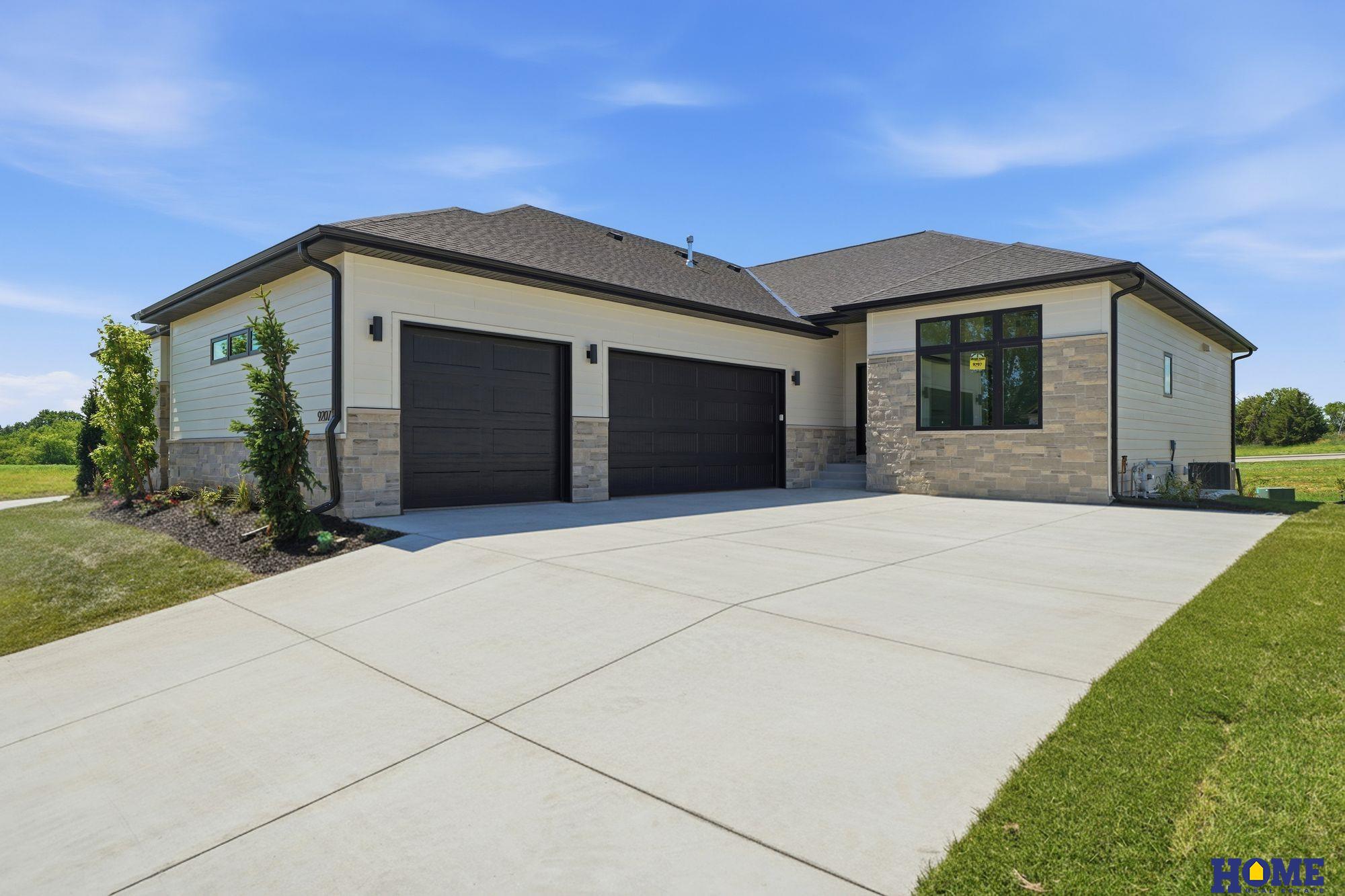 Photo of 9207 Triana Lane Lincoln NE 68520