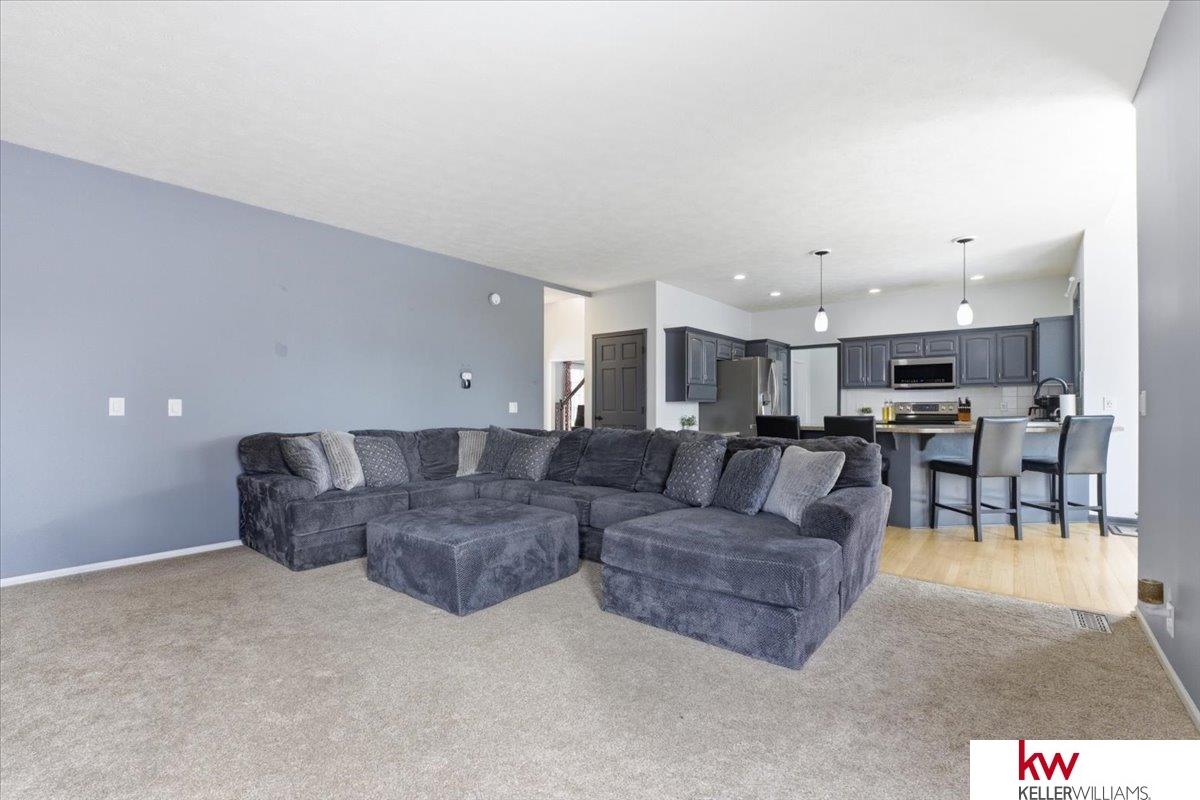 2141 Ashwood Avenue, Papillion, NE, 68133