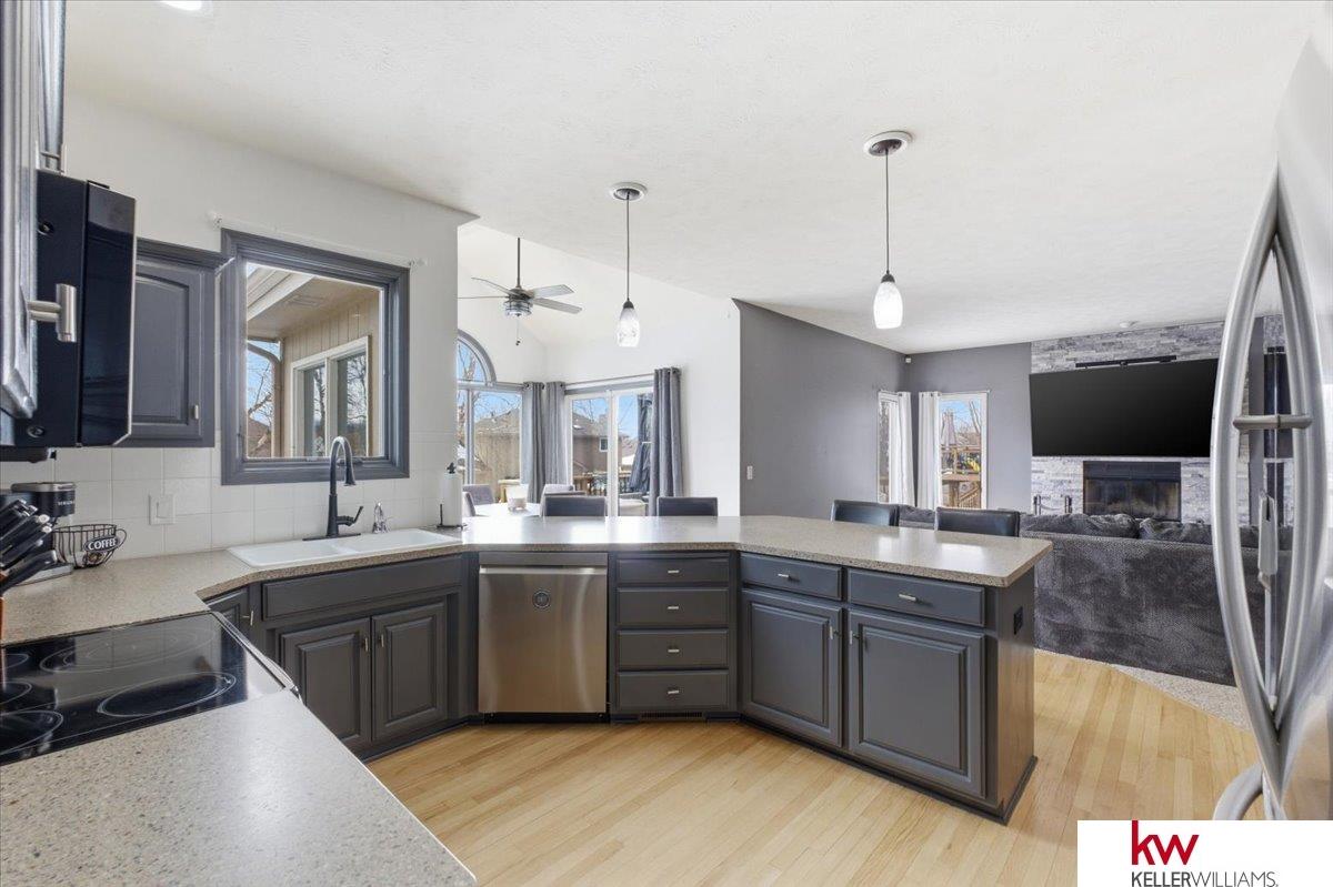 2141 Ashwood Avenue, Papillion, NE, 68133