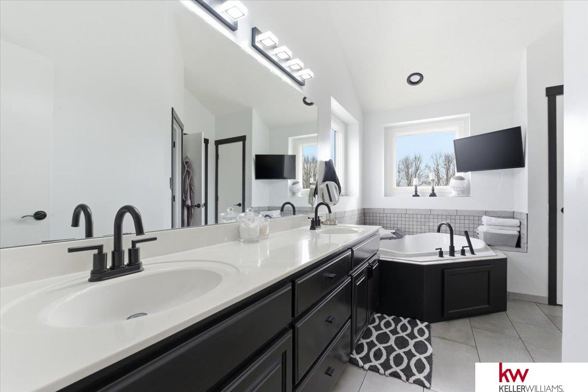 2141 Ashwood Avenue, Papillion, NE, 68133