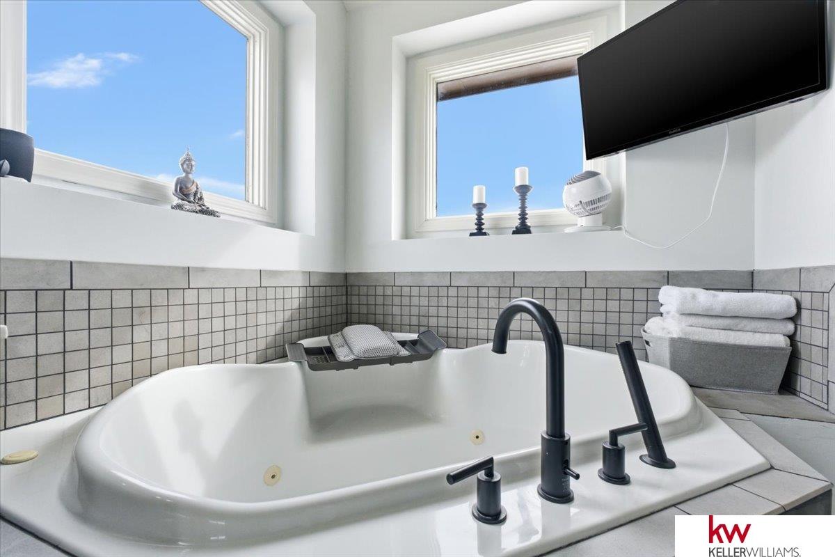 2141 Ashwood Avenue, Papillion, NE, 68133