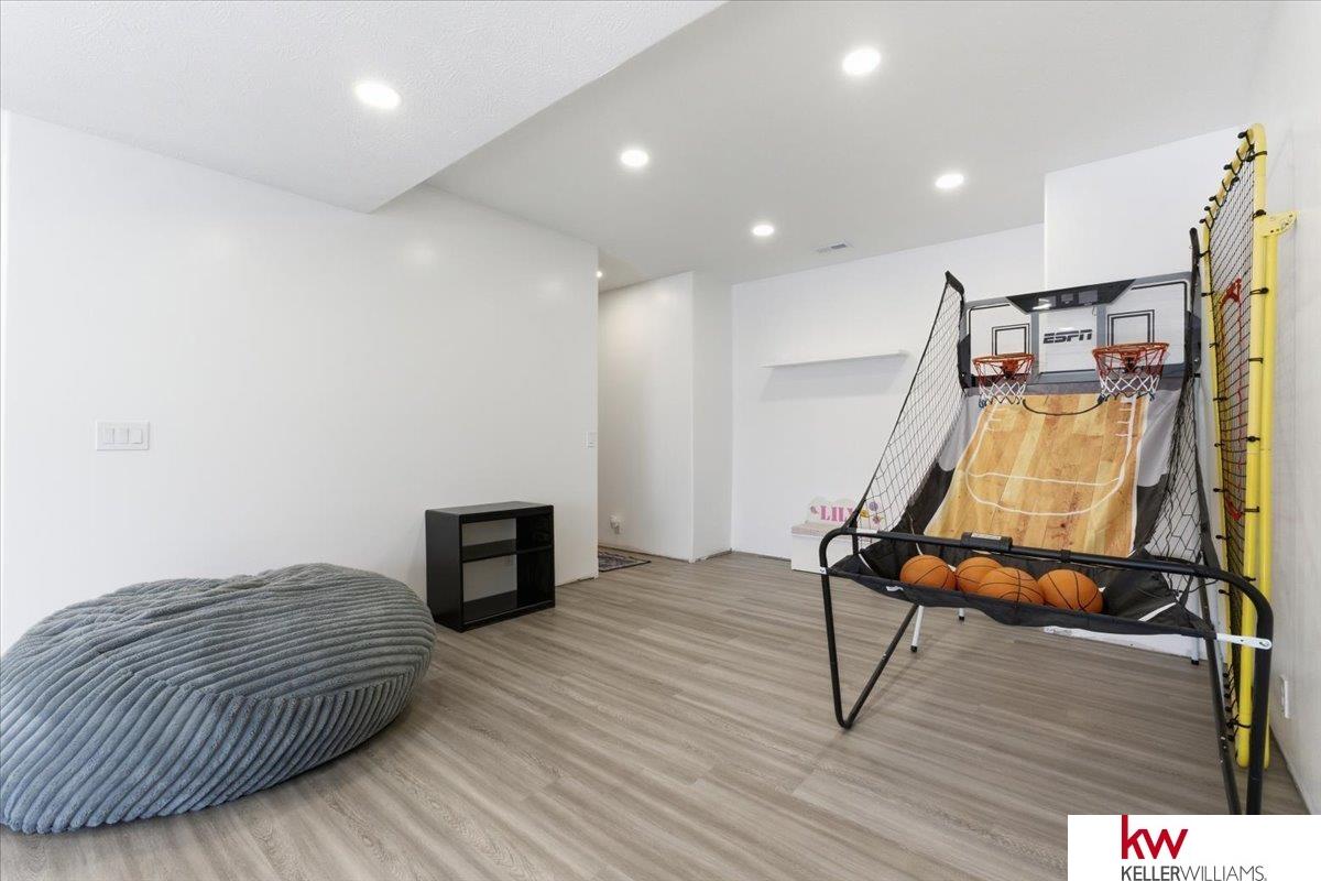 2141 Ashwood Avenue, Papillion, NE, 68133