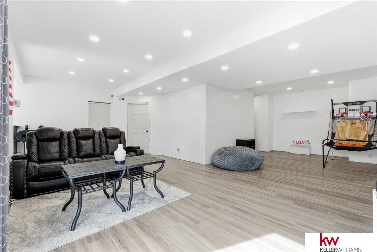 2141 Ashwood Avenue, Papillion, NE, 68133