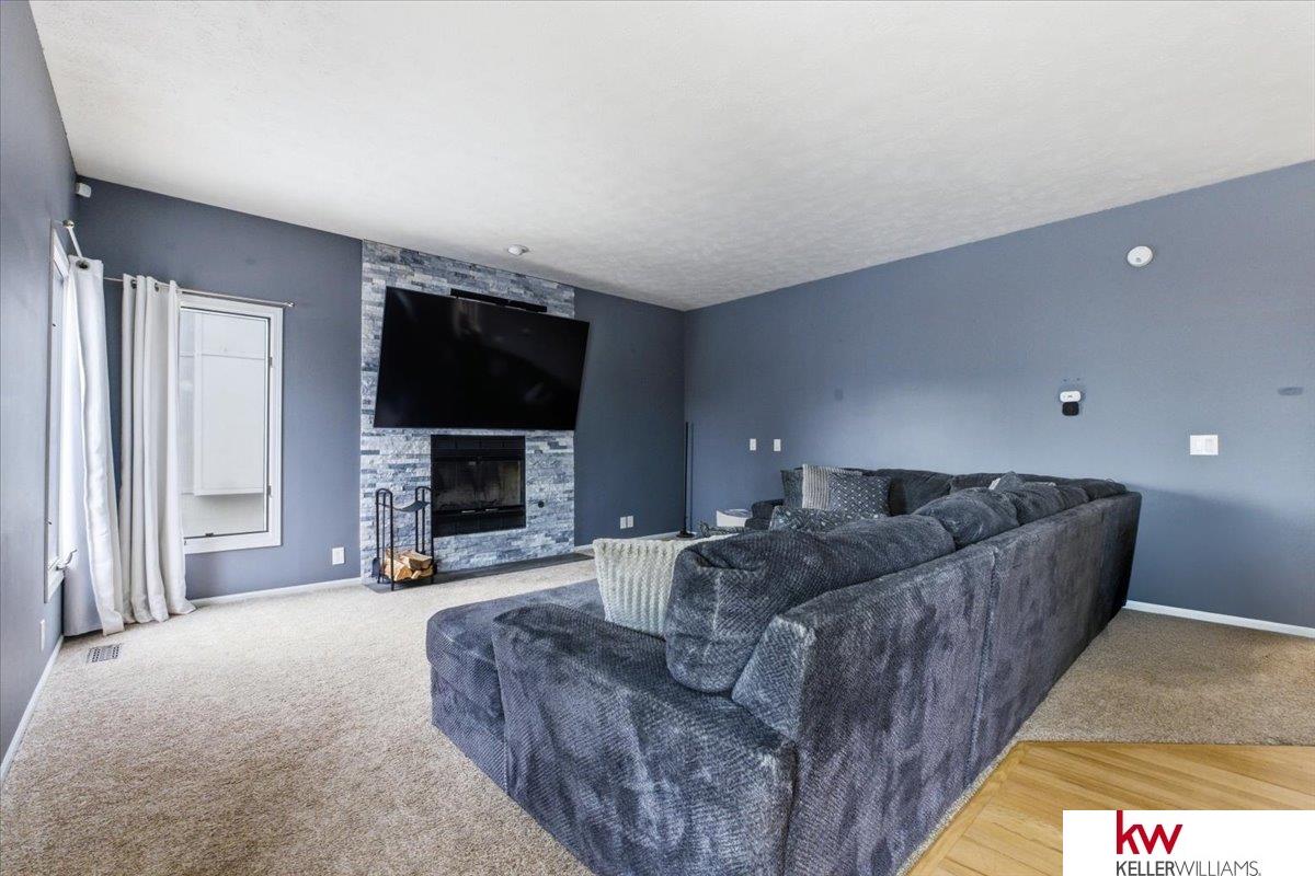 2141 Ashwood Avenue, Papillion, NE, 68133