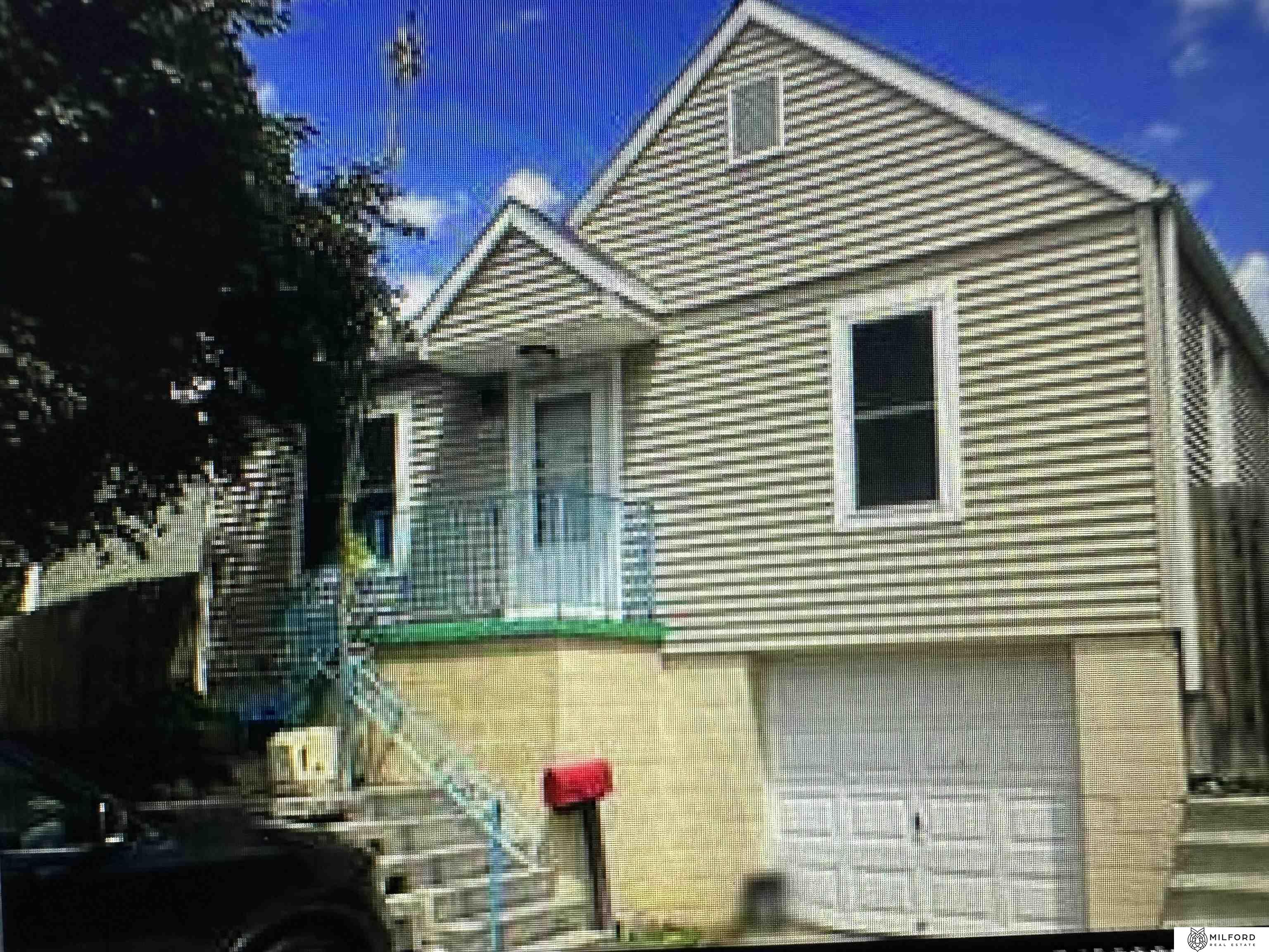 3860 Franklin Street photo 1