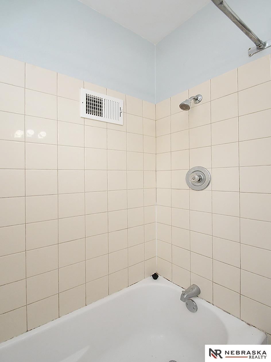 350 38 Street, Lincoln, NE, 68510