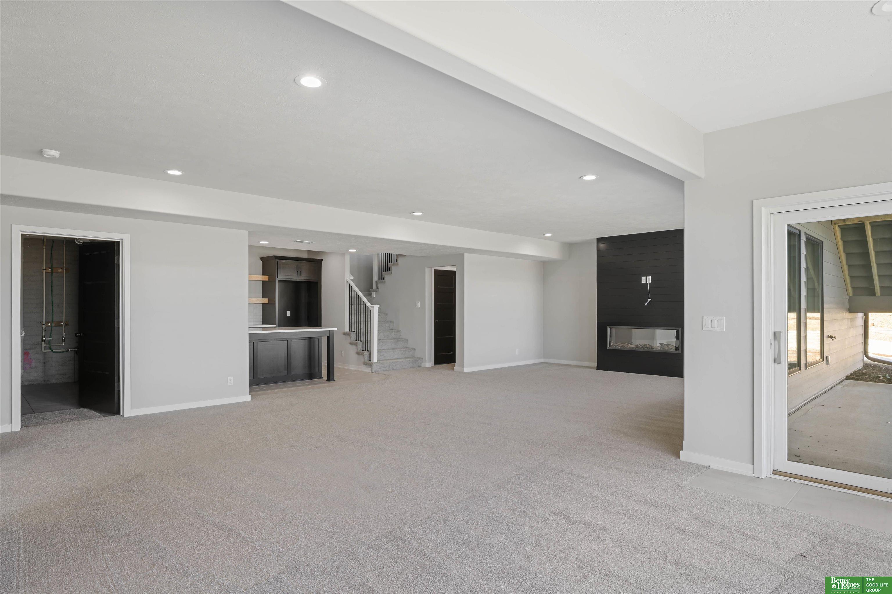 5915 N 197th Street, Elkhorn, NE, 68022