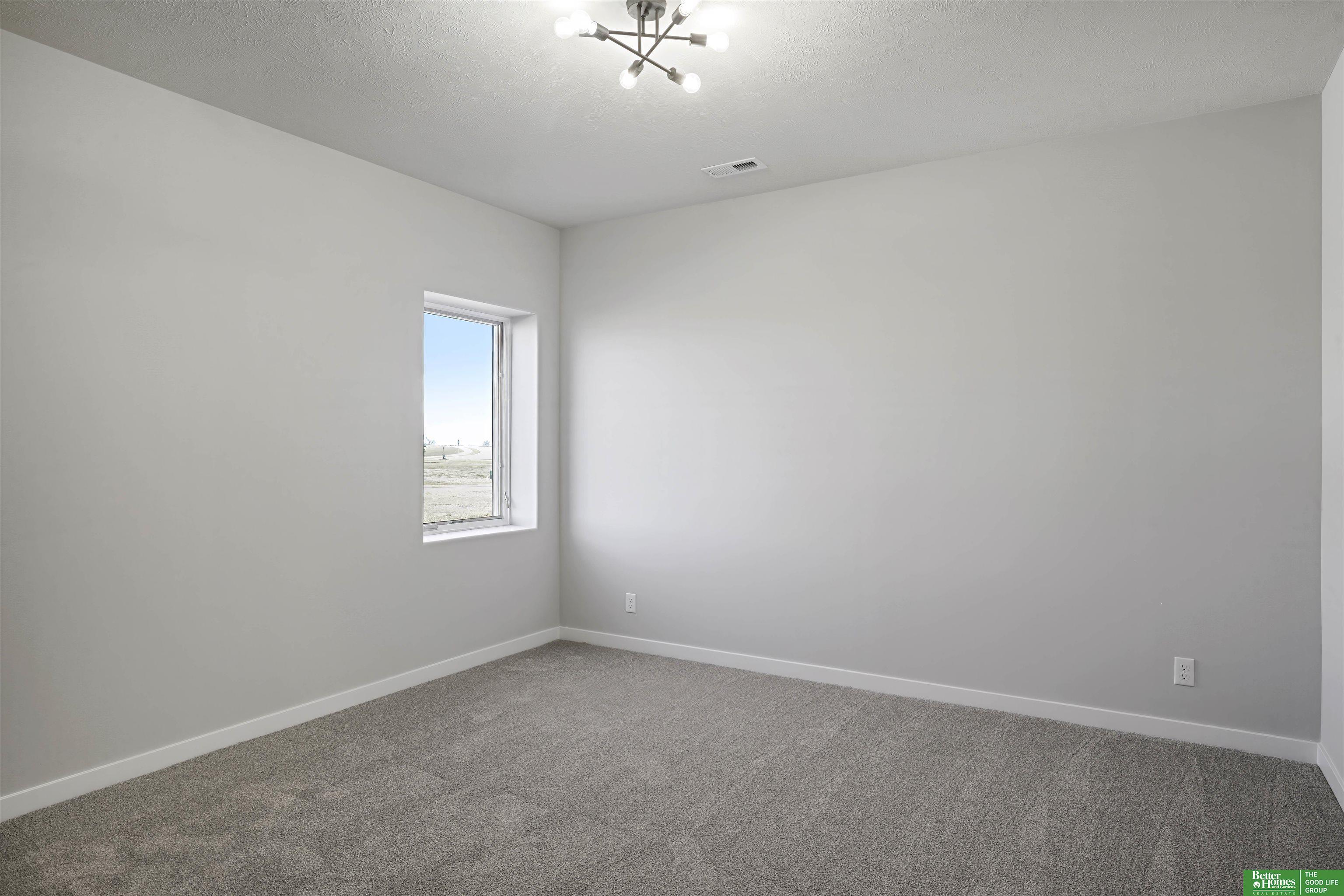 5915 N 197th Street, Elkhorn, NE, 68022