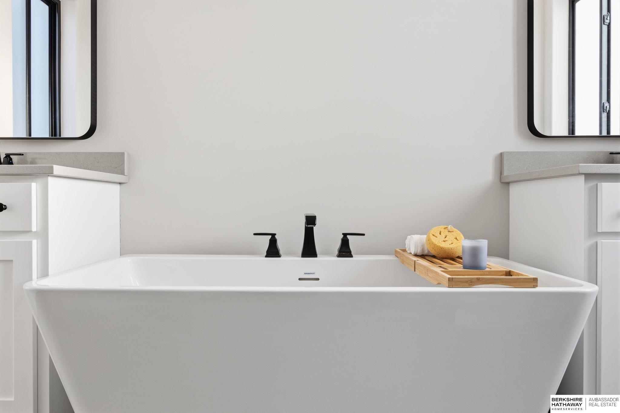 11511 Cooper Street, Papillion, NE, 68046